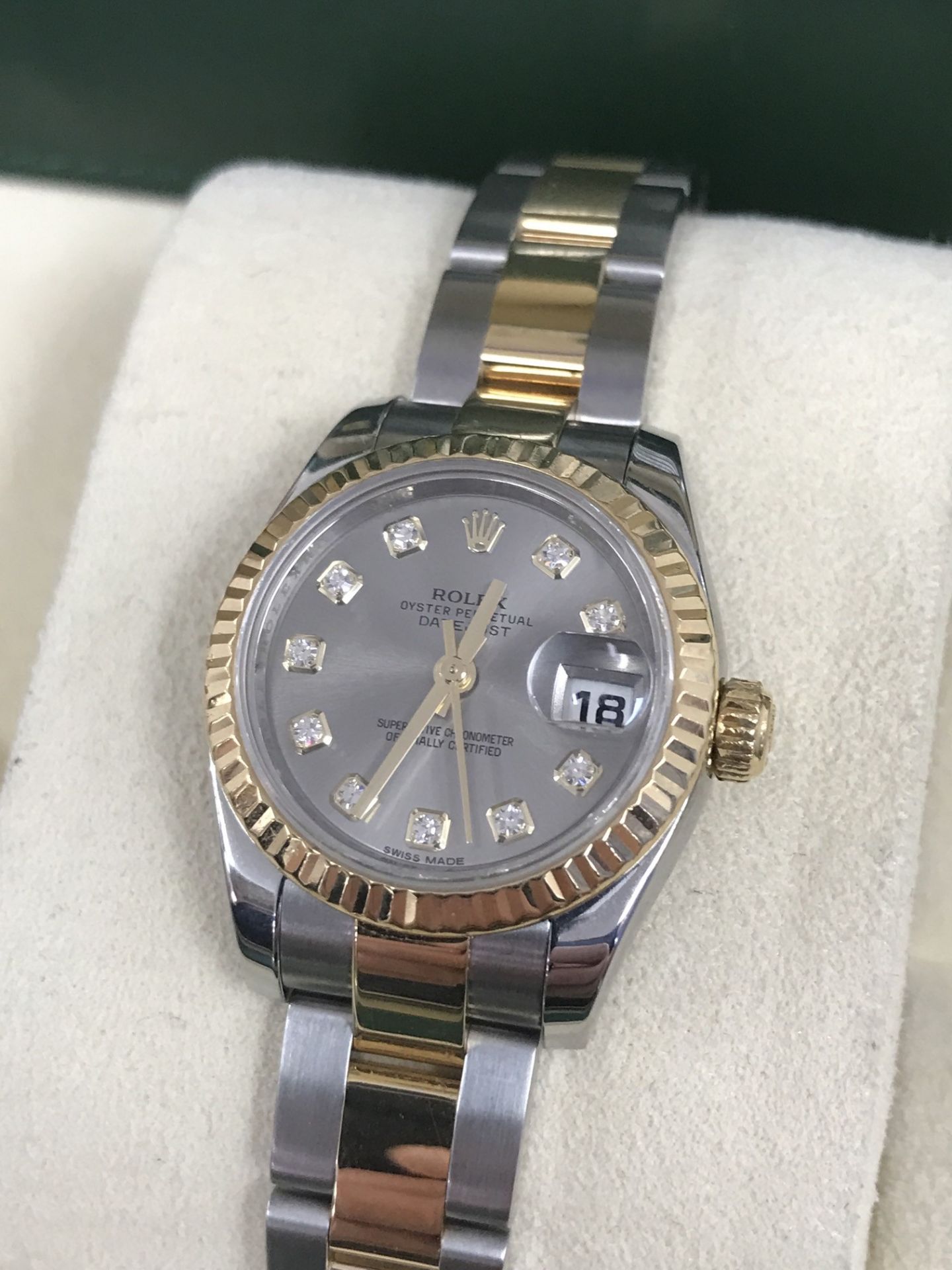 LADIES STEEL & GOLD ROLEX DATEJUST SET WITH DIAMONDS WITH BOX & PAPERS - Image 4 of 10