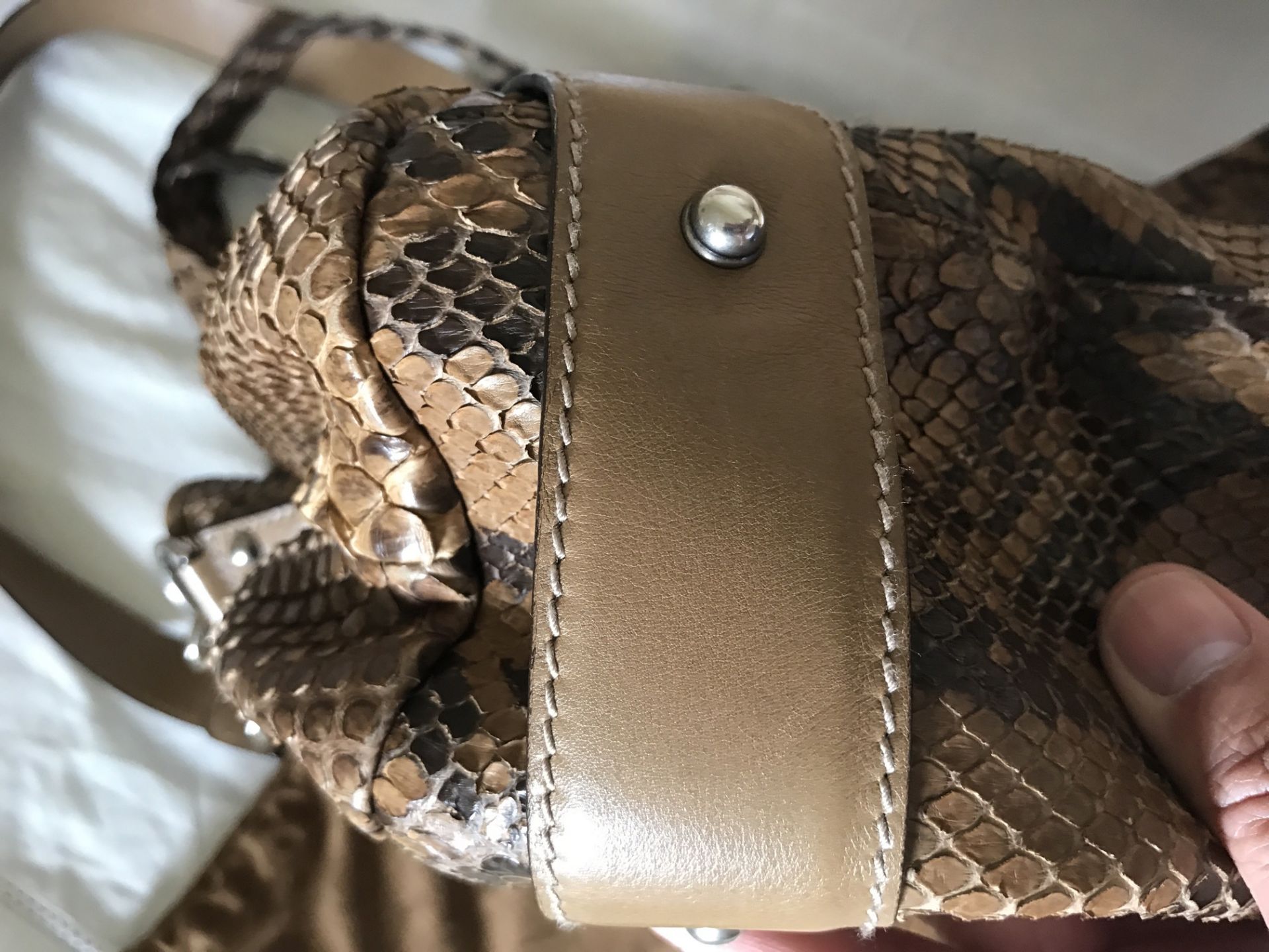 RARE GUCCI SNAKESKIN HANDBAG WITH DUSTBAG IN GREAT CONDITION - Image 13 of 15