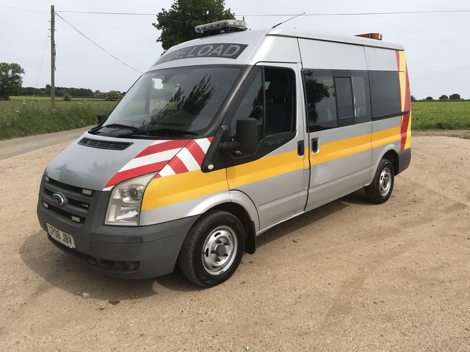 FORD TRANSIT 110 9 SEATER MINIBUS 0808 BEEN USED FOR WIDE LOAD SUPPORT