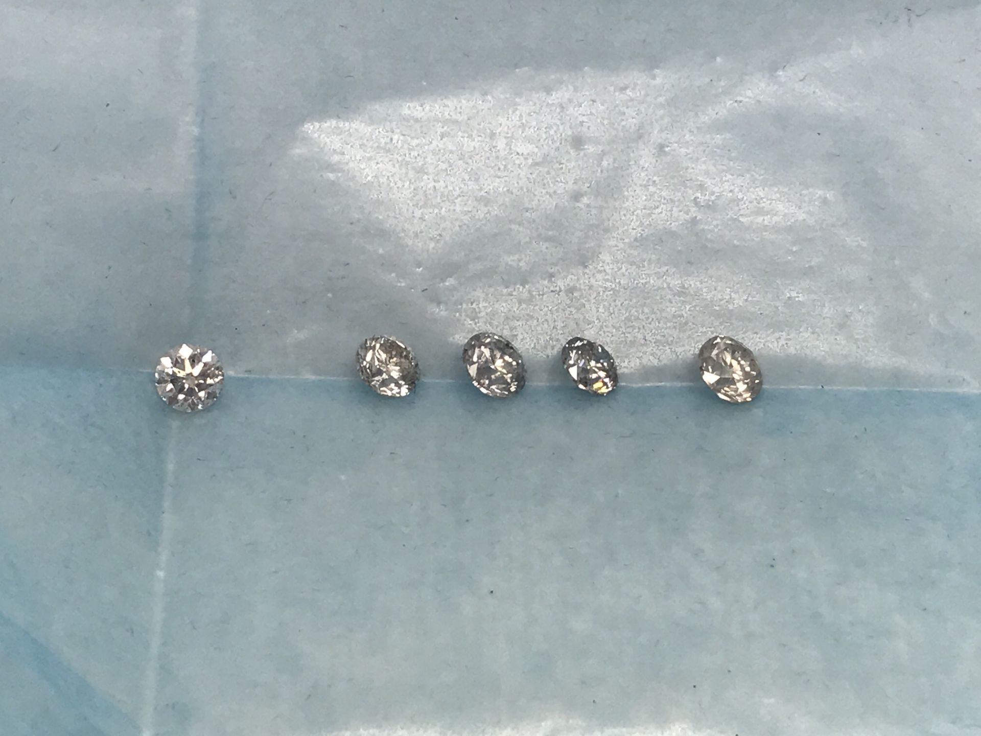 5.59cts OF LOOSE DIAMONDS INCLUDING