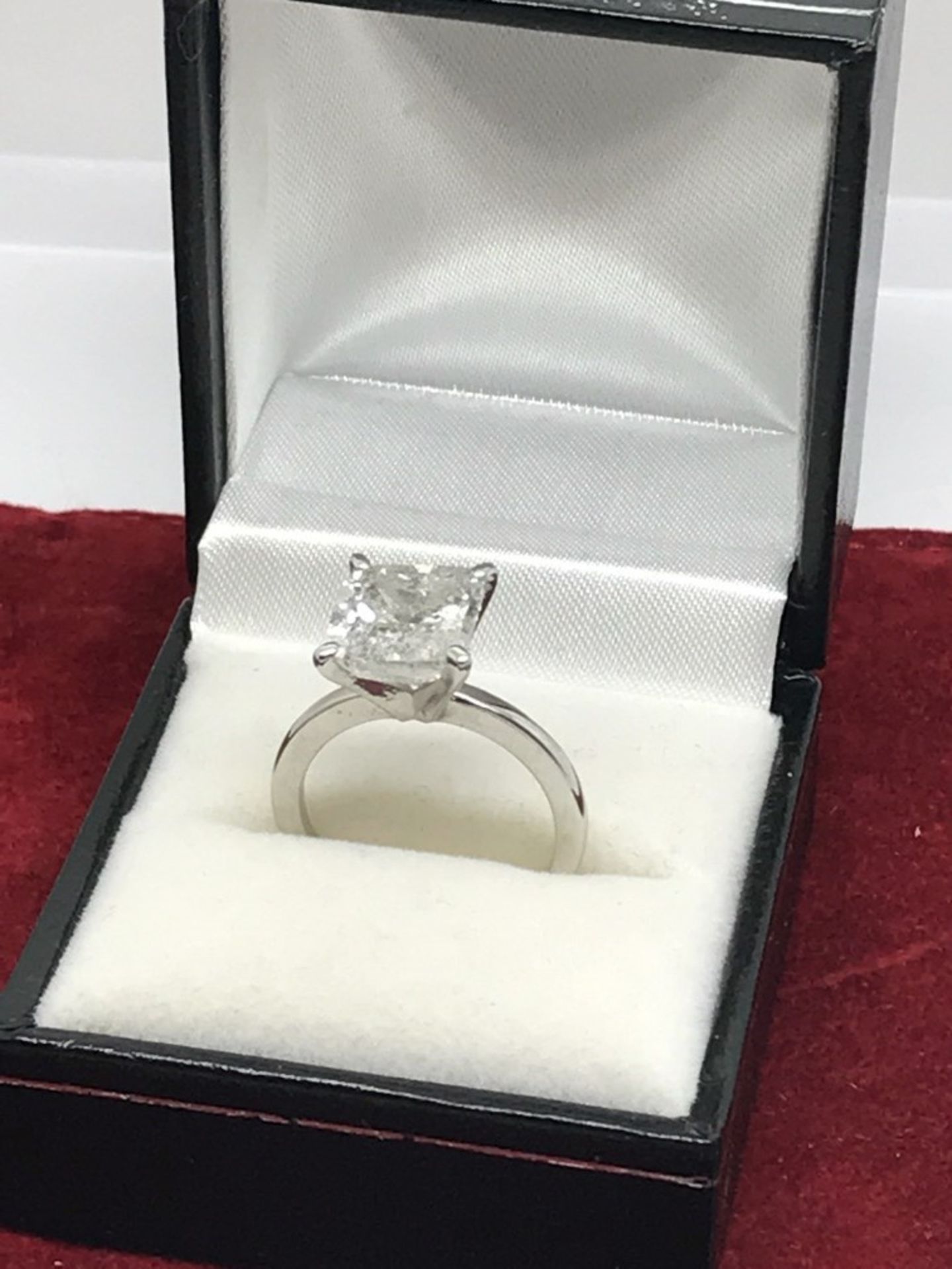 4.00ct PRINCESS CUT DIAMOND SOLITAIRE RING SET IN WHITE METAL TESTED AS 14ct GOLD