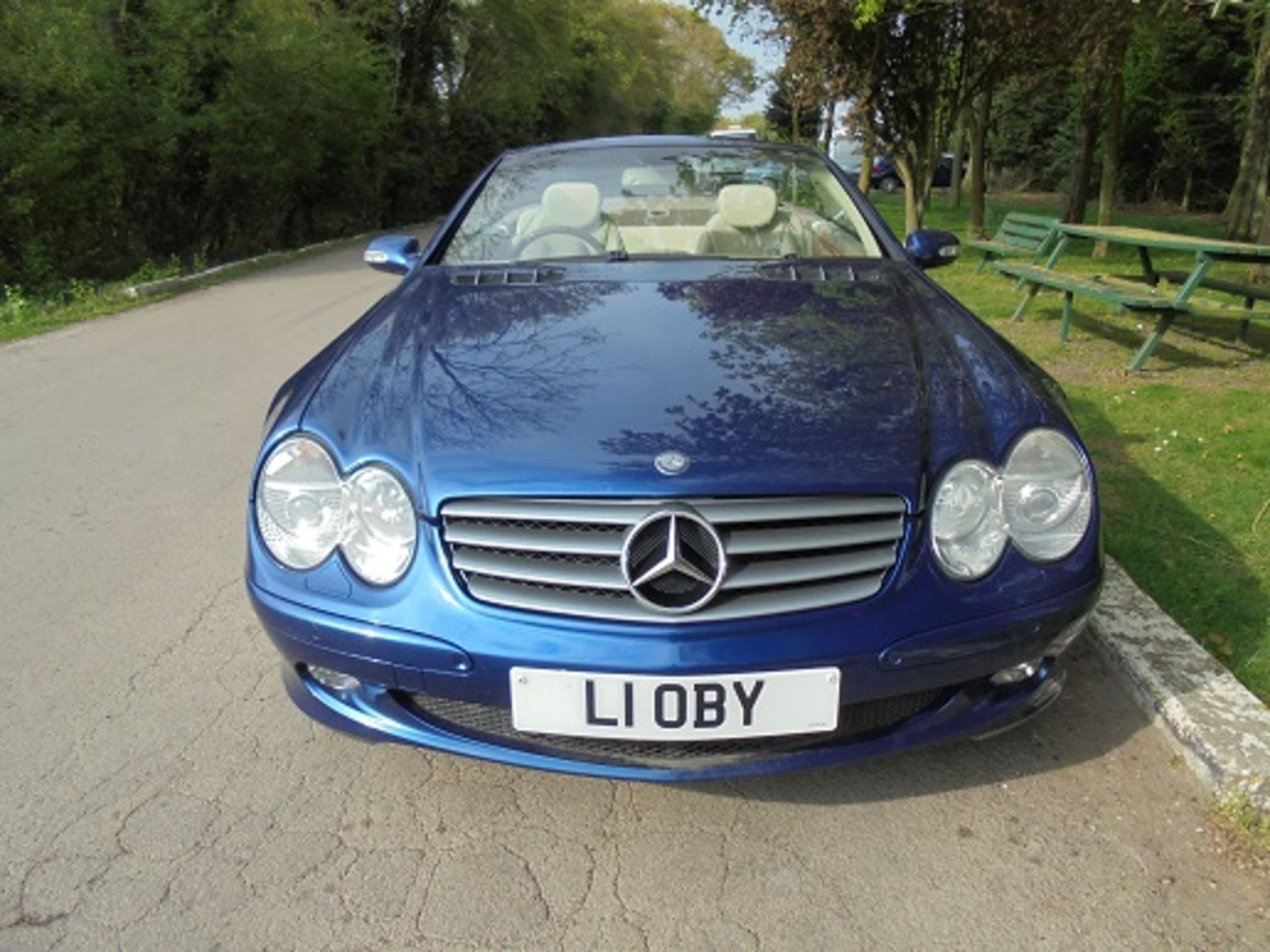 MERCEDES SL350 CONVERTIBLE WITH PRIVATE PLATE: L1OBY INCLUDED - Image 8 of 12