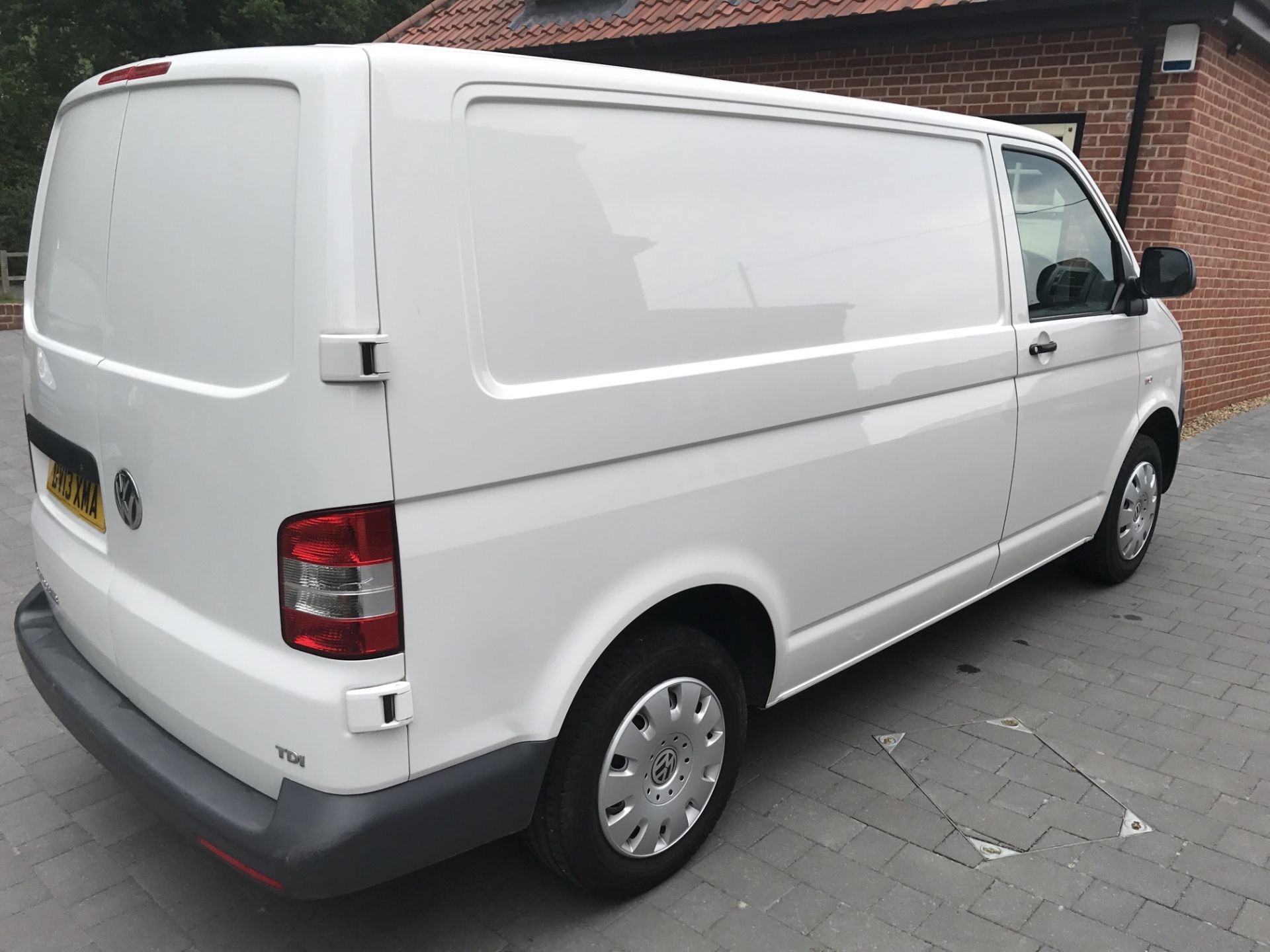 2013 / 13 REG VOLKSWAGEN TRANSPORTER T28 102 TDI WITH FULL SERVICE HISTORY - Image 9 of 18