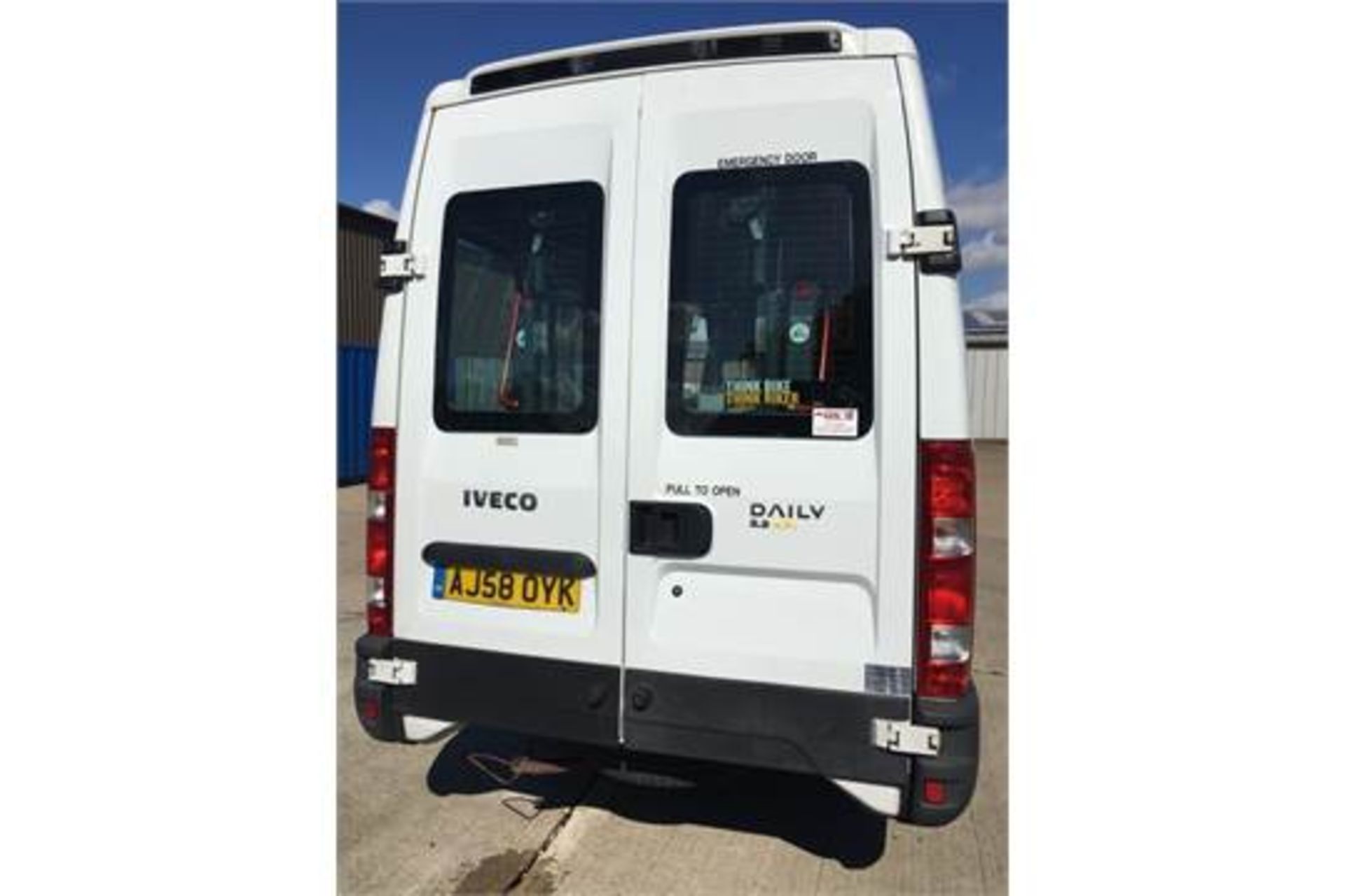 08 58 REG IVECO DAILY 40C12 DISABLED ACCESS MINIBUS WITH POWER DOOR - 2.3 TURBO DIESEL - Bild 4 aus 10