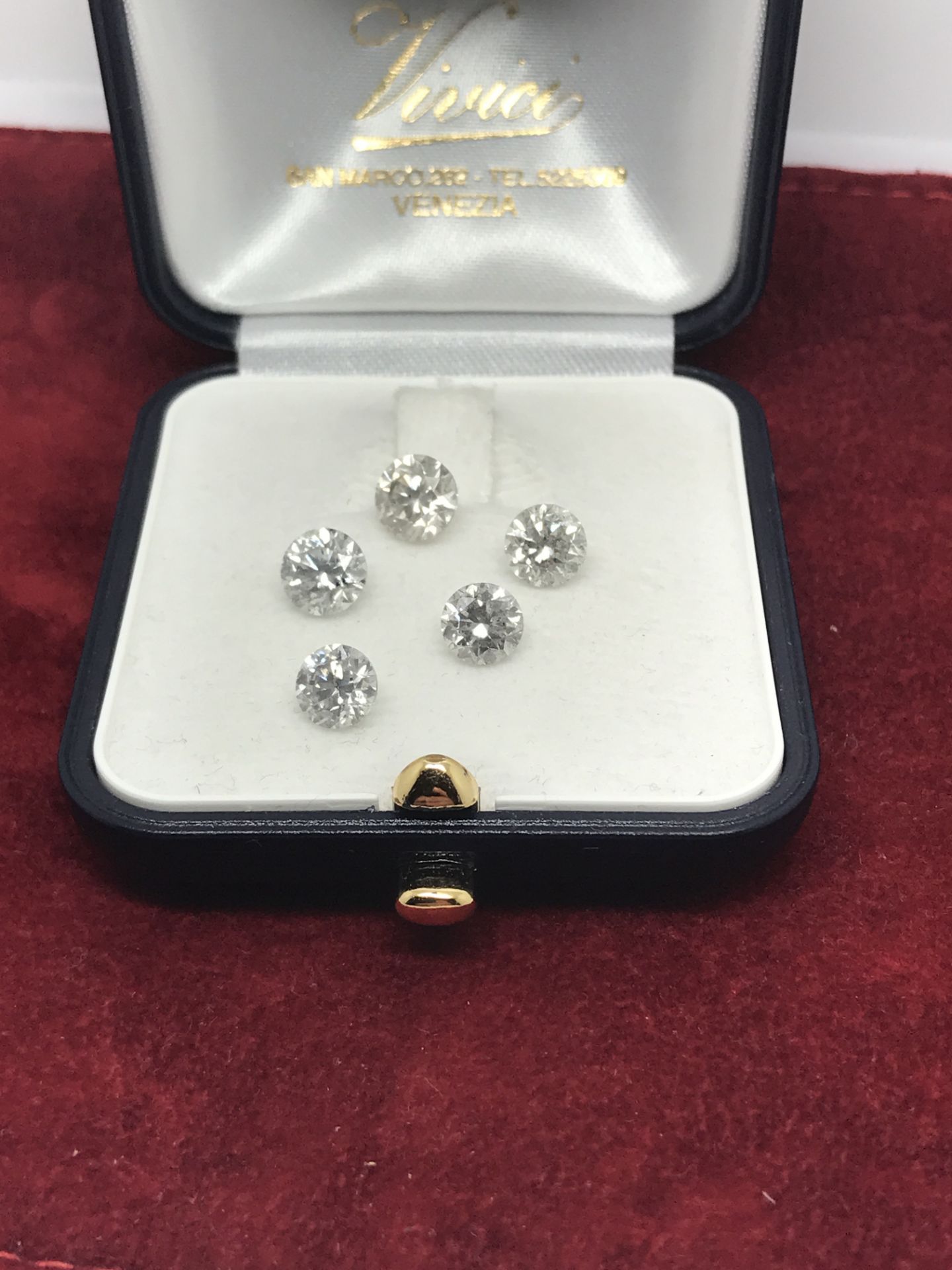 LOOSE DIAMONDS INCLUDING 1.32ct - 1.26ct - 1.10ct - 0.96ct - 0.95ct