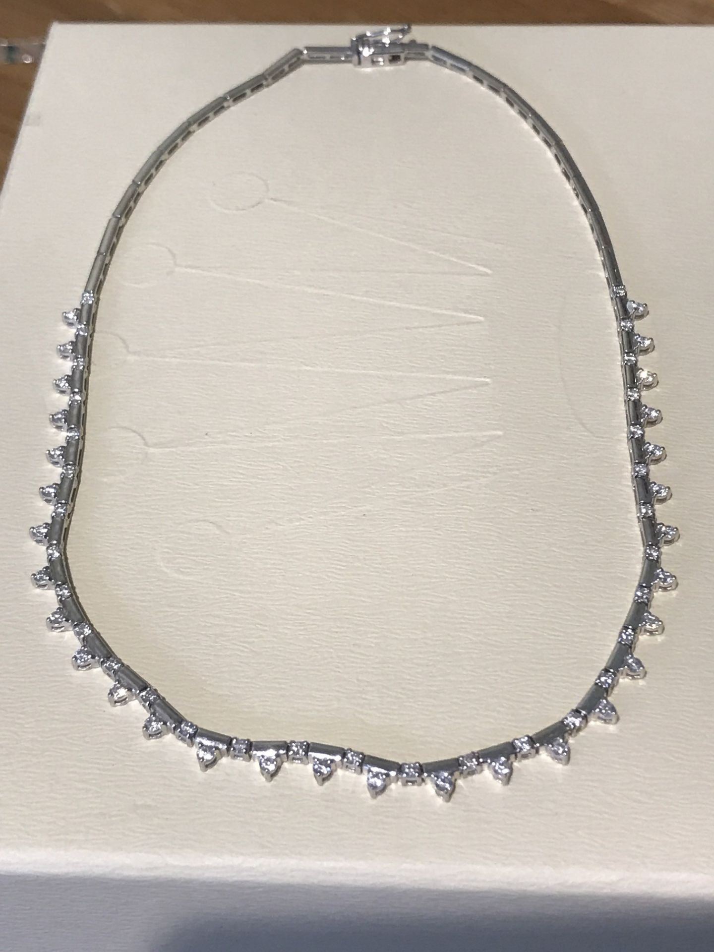 18k WHITE GOLD 1.70ct DIAMOND NECKLACE