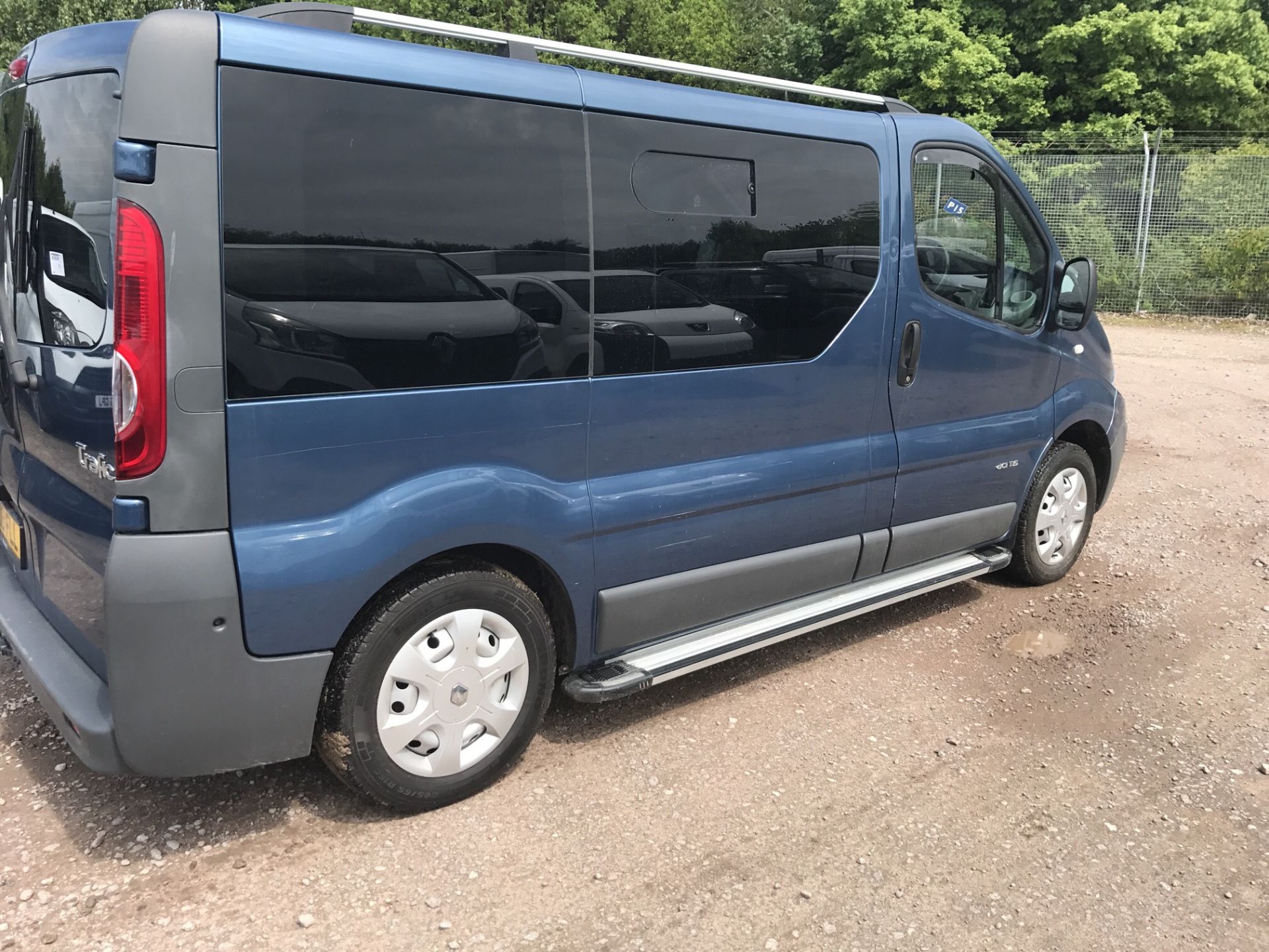 2010 10 REG RENAULT TRAFIC DISABLED ACCESS MINIBUS DIESEL AUTOMATIC 92k MILES - Image 5 of 12