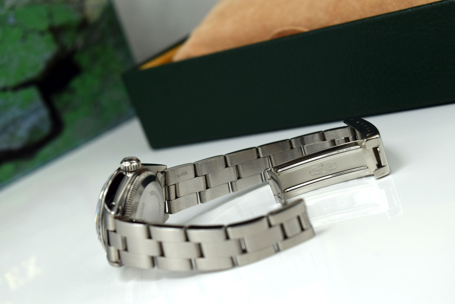 ROLEX OYSTER PERPETUAL DATE - STEEL with SILVER TAPESTRY DIAL! - Image 5 of 6