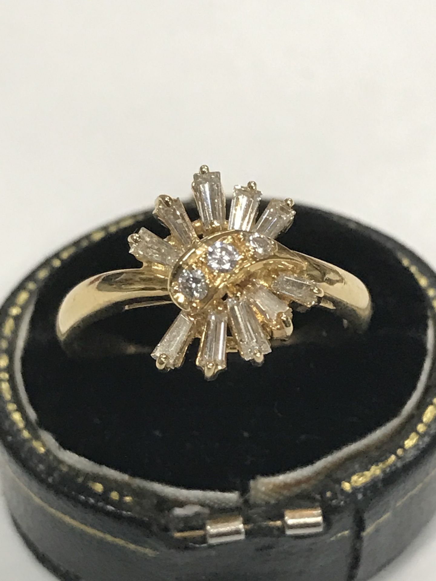 BAGUETTE & ROUND DIAMOND RING MARKED 750 & 18k