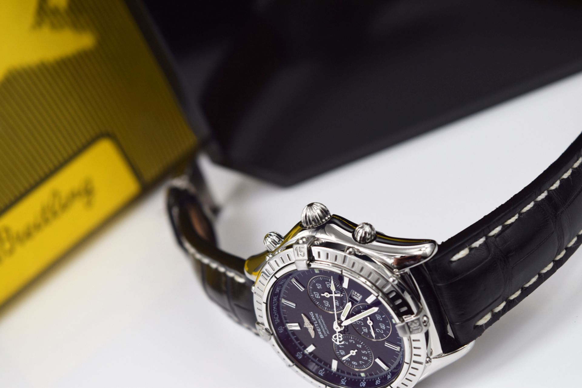 BREITLING SHADOW FLYBACK CHRONOGRAPH - STEEL AUTOMATIC (A35312) - Image 6 of 11