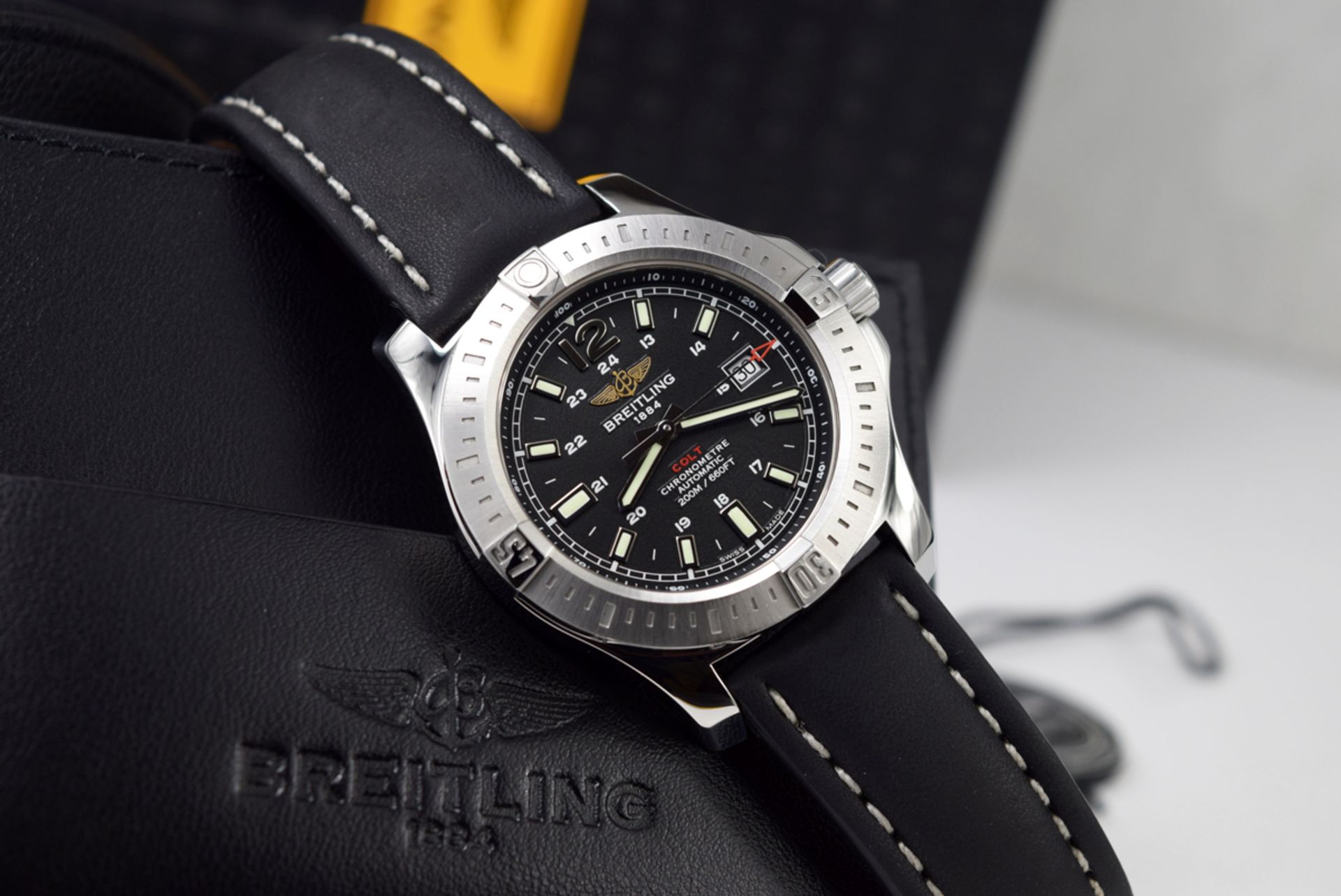 BREITLING COLT 44 AUTOMATIC - STEEL with BLACK DIAL & BLACK STRAP! - Image 2 of 12