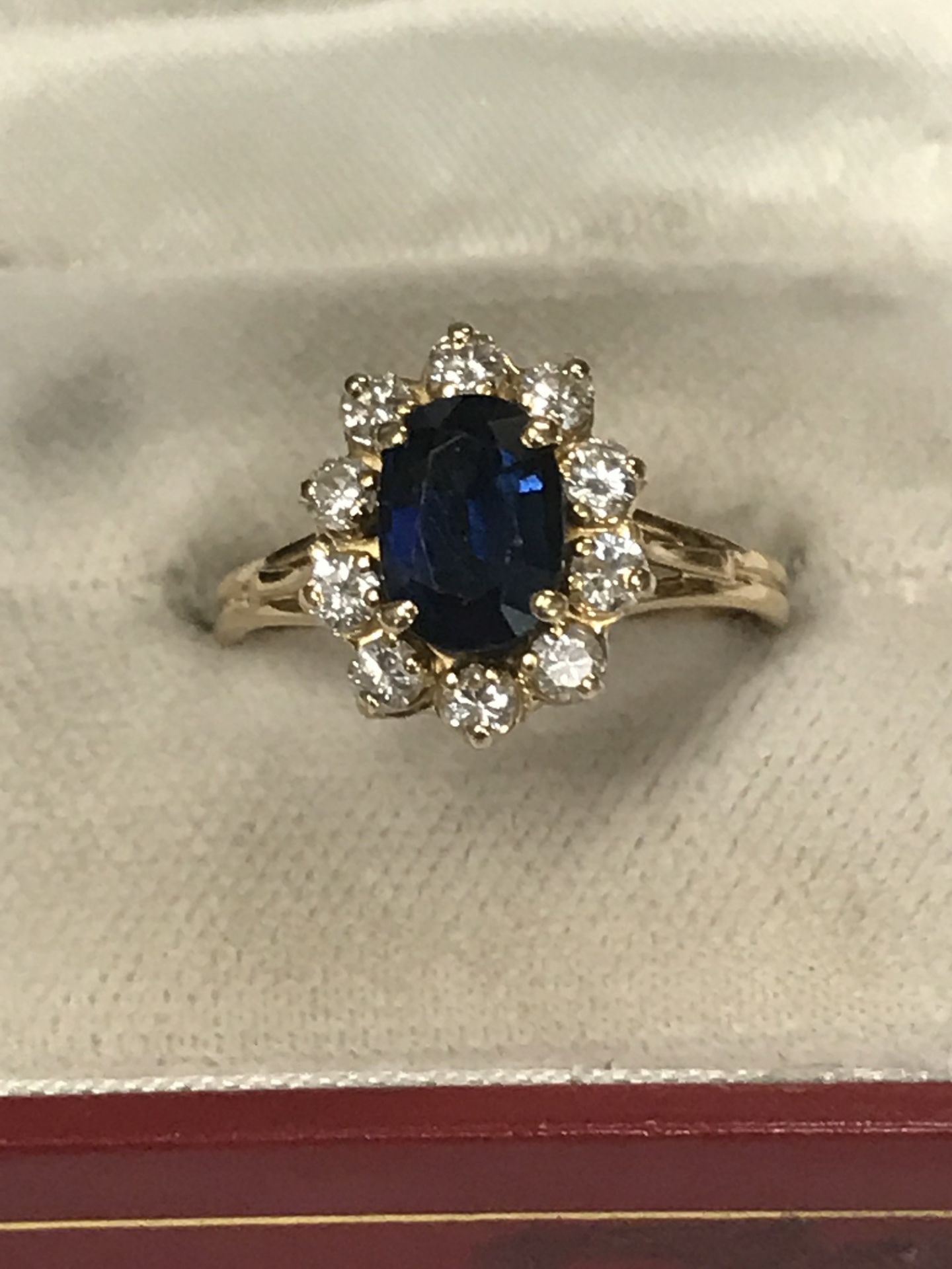 SAPPHIRE APPROX 2.50ct & DIAMOND APPROX 0.80ct MARKED 750