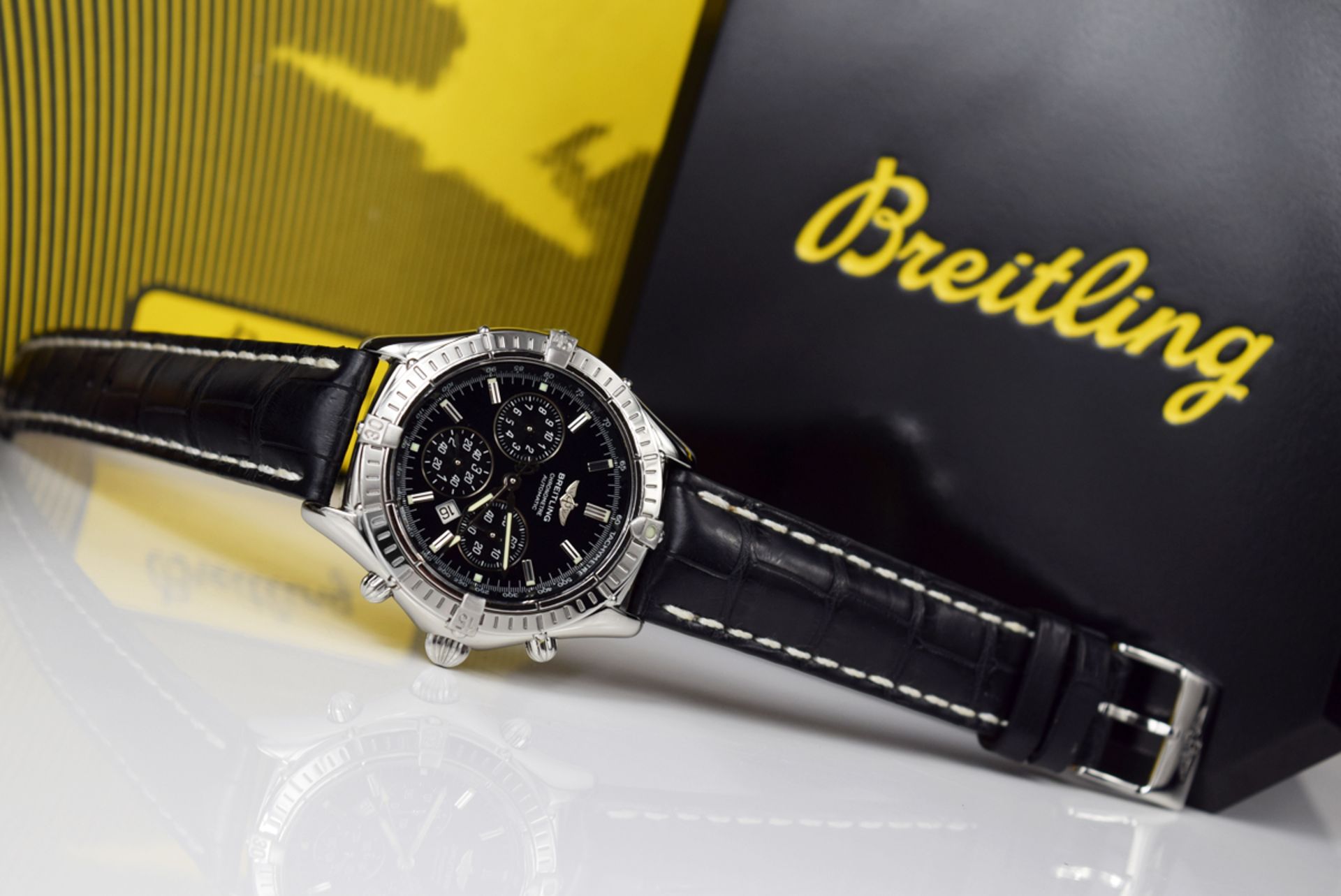 BREITLING SHADOW FLYBACK CHRONOGRAPH - STEEL AUTOMATIC (A35312) - Image 7 of 11