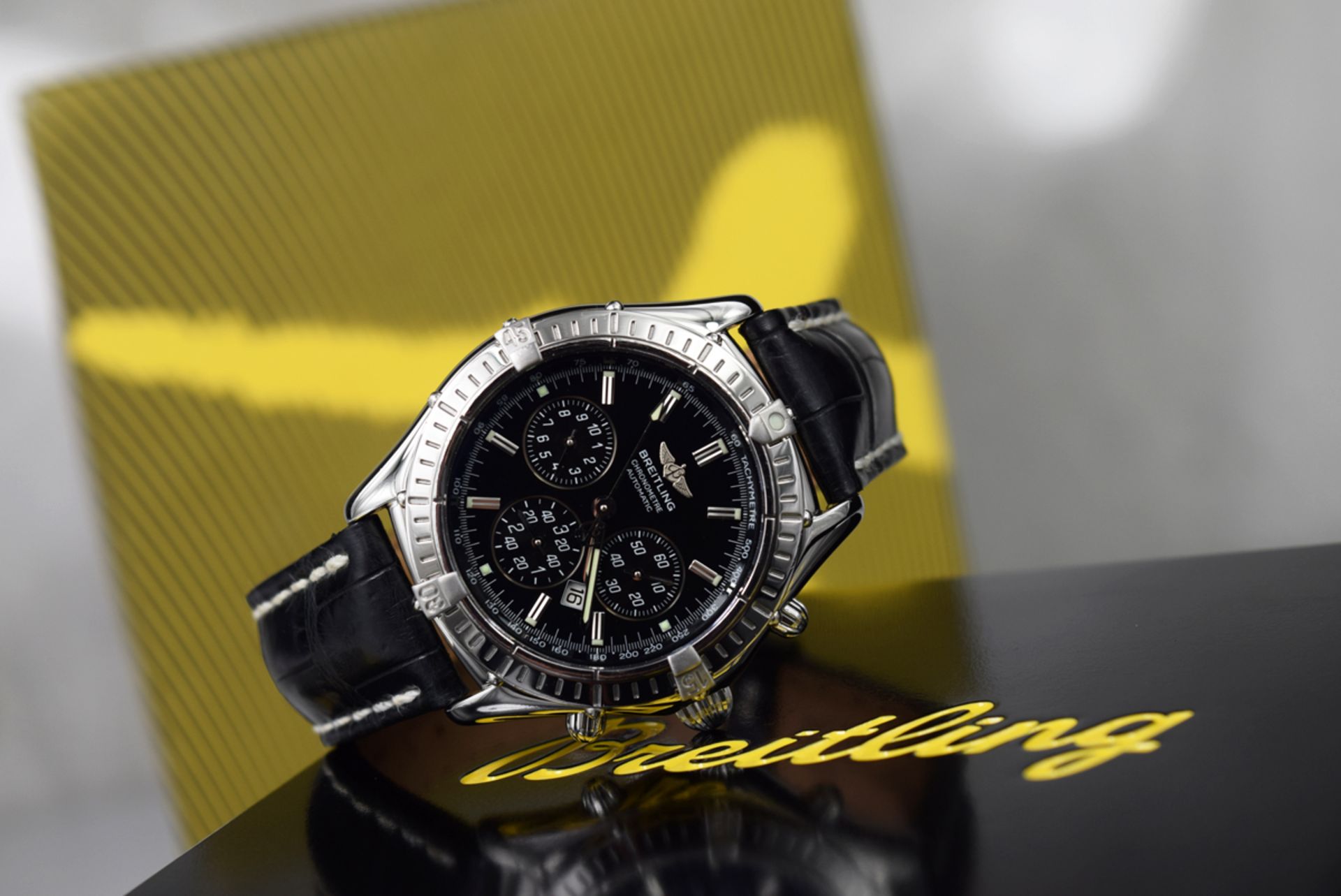 BREITLING SHADOW FLYBACK CHRONOGRAPH - STEEL AUTOMATIC (A35312) - Image 9 of 11