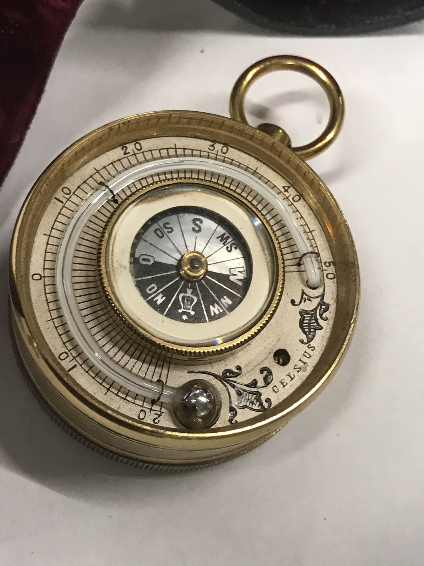 OLD COMPASS IN ORIGINAL DOUBLE OPENING CASE - Image 5 of 6