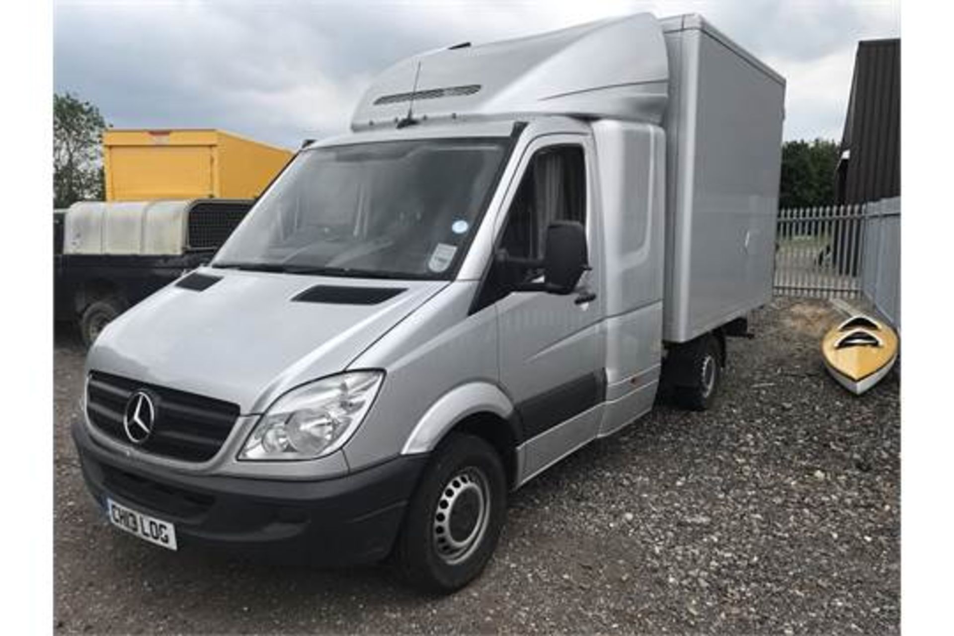 2013 13 REG MERCEDES SPRINTER CHASSIS CAB WITH SLEEPER + FRIDGE BOX