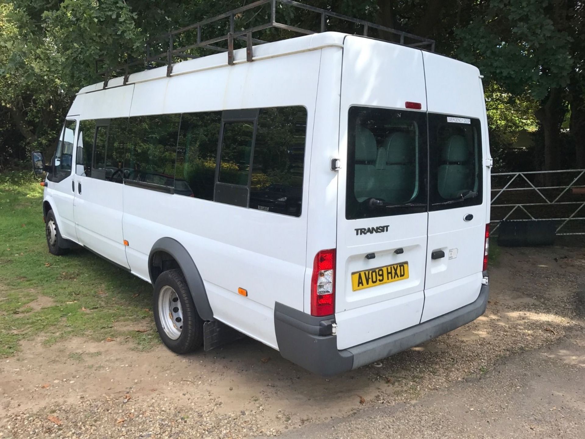 17 SEATER FORD TRANSIT MINIBUS BUS 2009 09 REG - Image 2 of 8