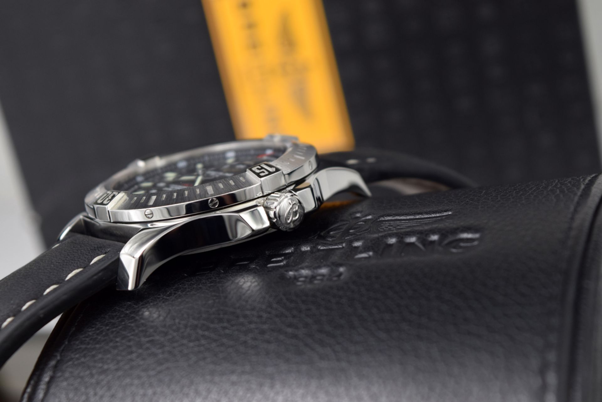 BREITLING COLT 44 AUTOMATIC - STEEL WITH BLACK DIAL & BLACK STRAP! - Image 9 of 12