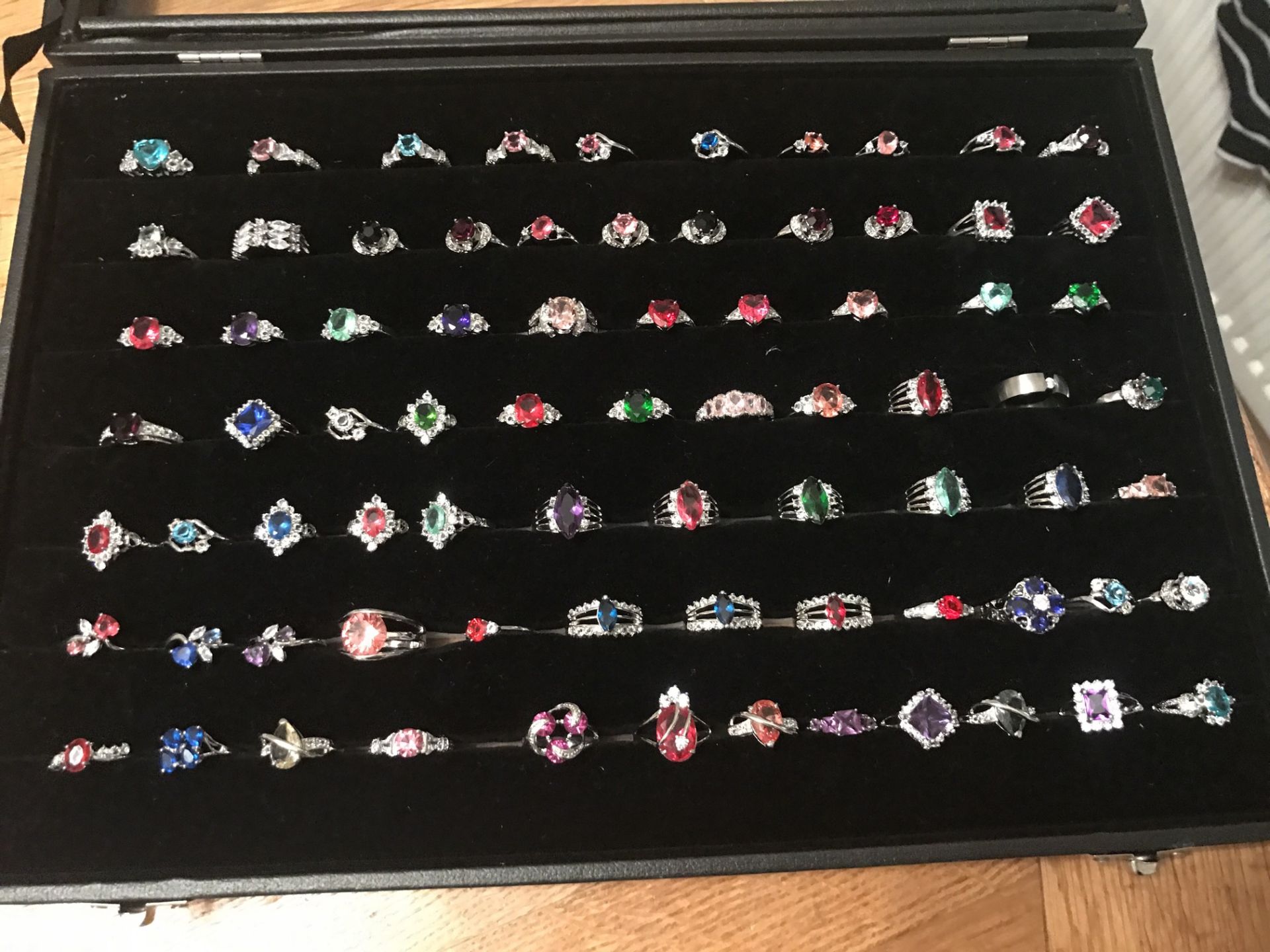 APPROX 70 FASHION RINGS IN RING HOLDER BOX - Image 2 of 2