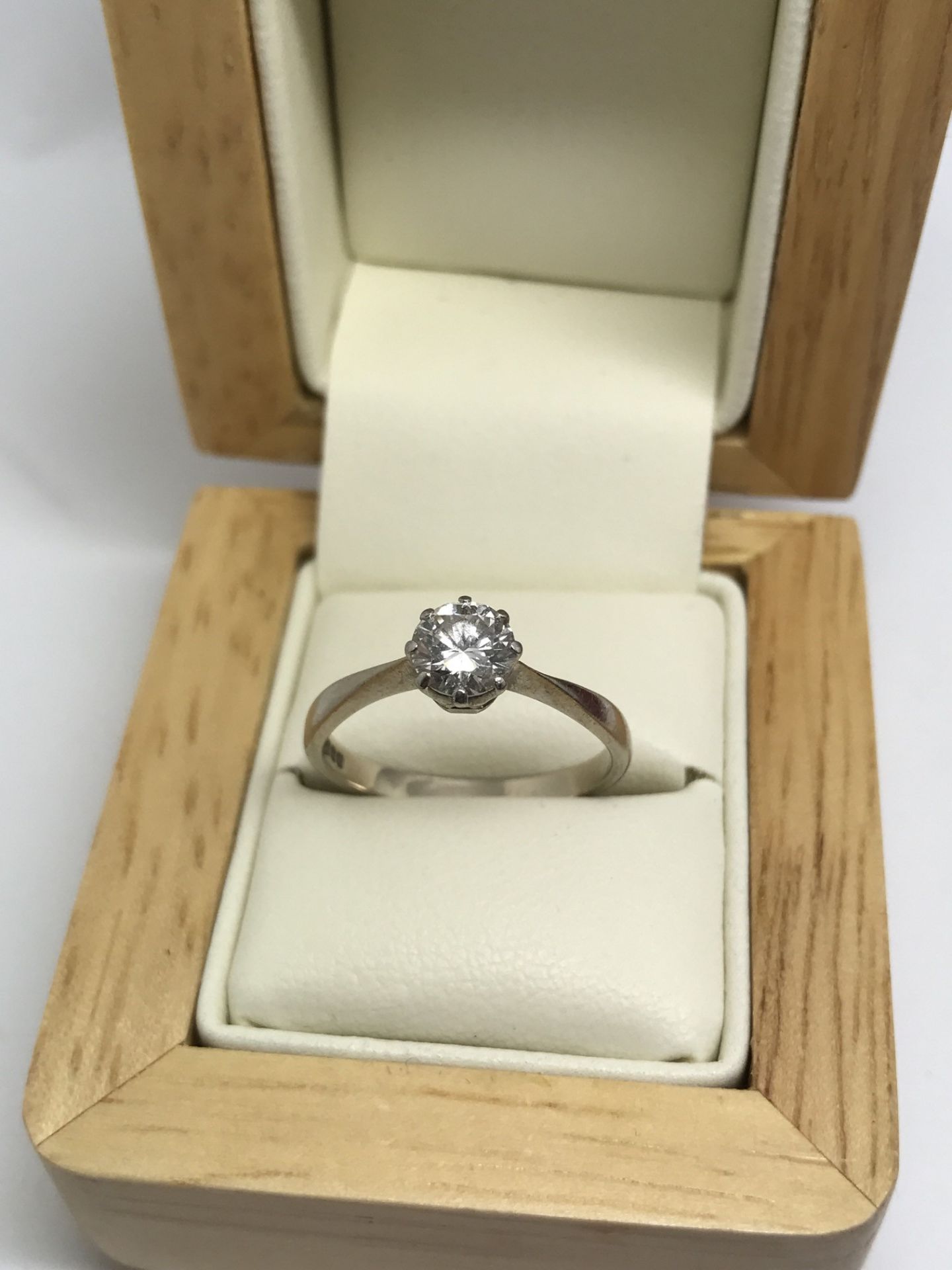 18ct GOLD APPROX 0.70ct DIAMOND SOLITAIRE RING - Image 2 of 2