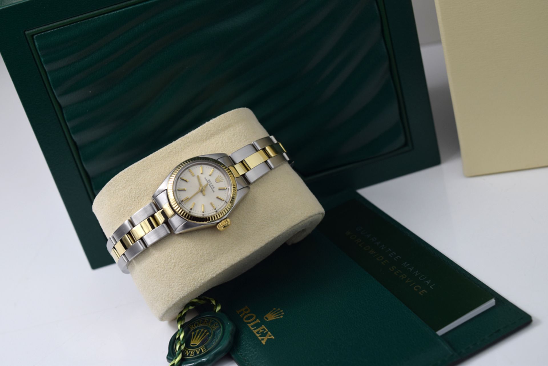 Rolex Oyster Perpetual (Ladies) - Gold and Steel w/ Champagne Colour Dial - Image 6 of 9