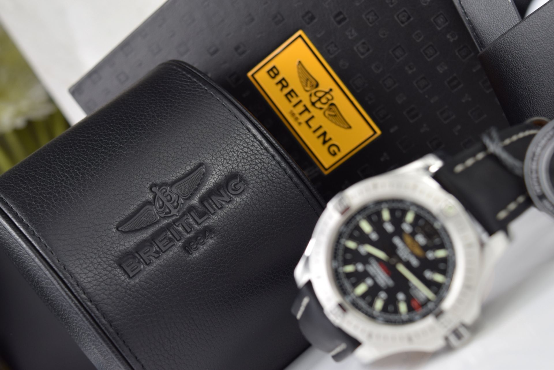 BREITLING COLT 44 AUTOMATIC - STEEL WITH BLACK DIAL & BLACK STRAP! - Image 8 of 12