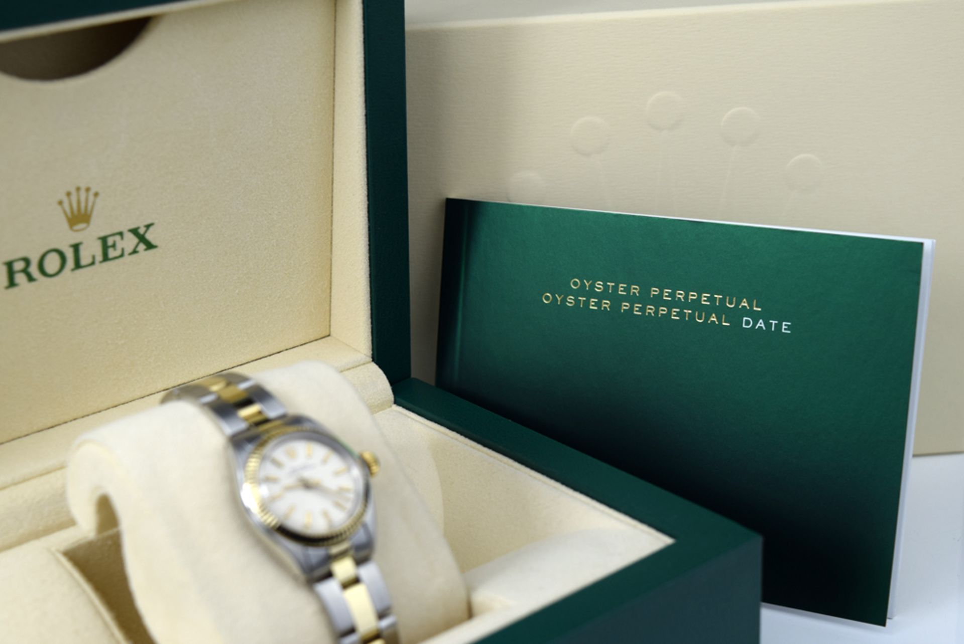 Rolex Oyster Perpetual (Ladies) - Gold and Steel w/ Champagne Colour Dial - Image 7 of 9
