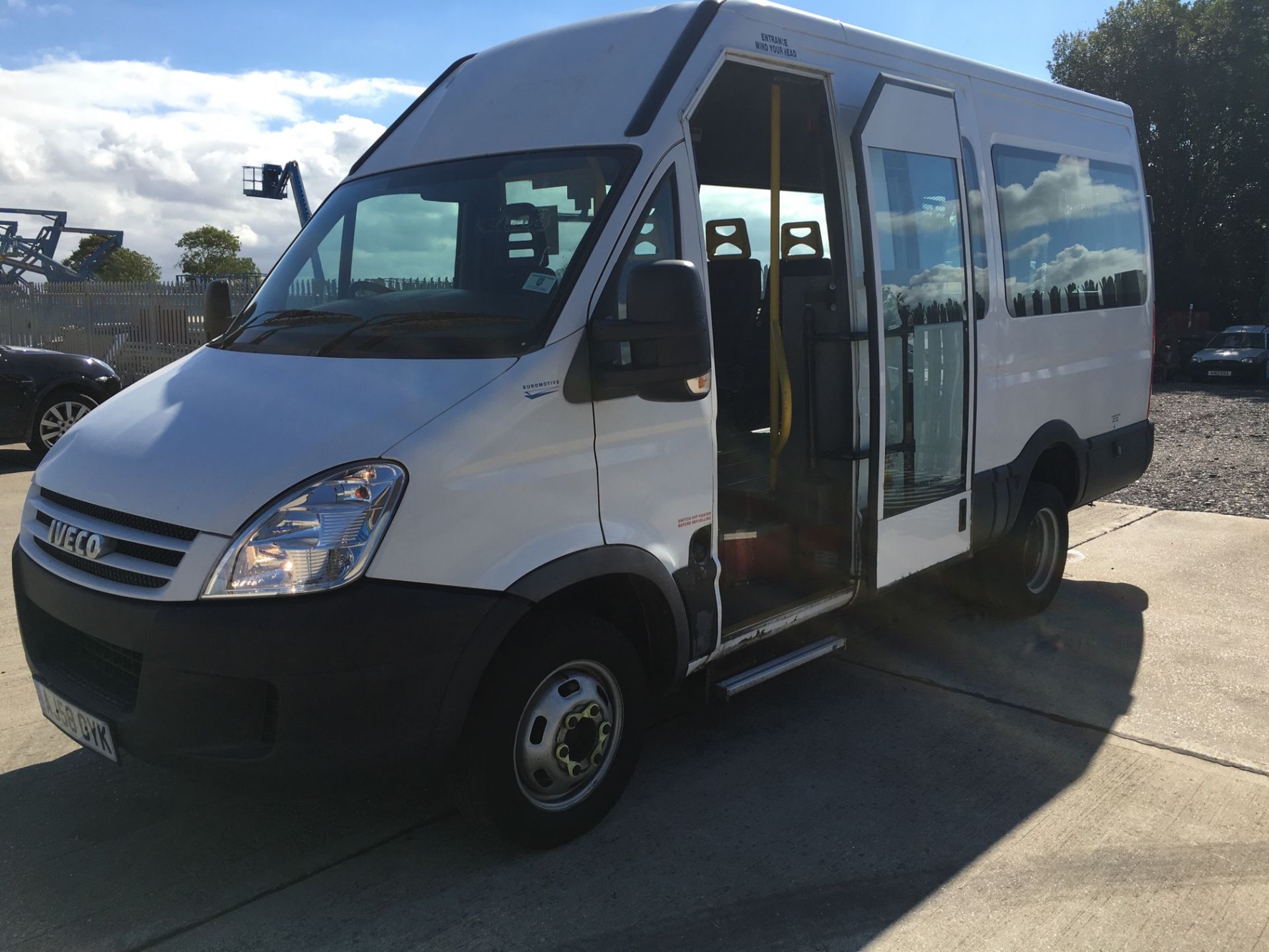 08 58 REG IVECO DAILY 40C12 DISABLED ACCESS MINIBUS