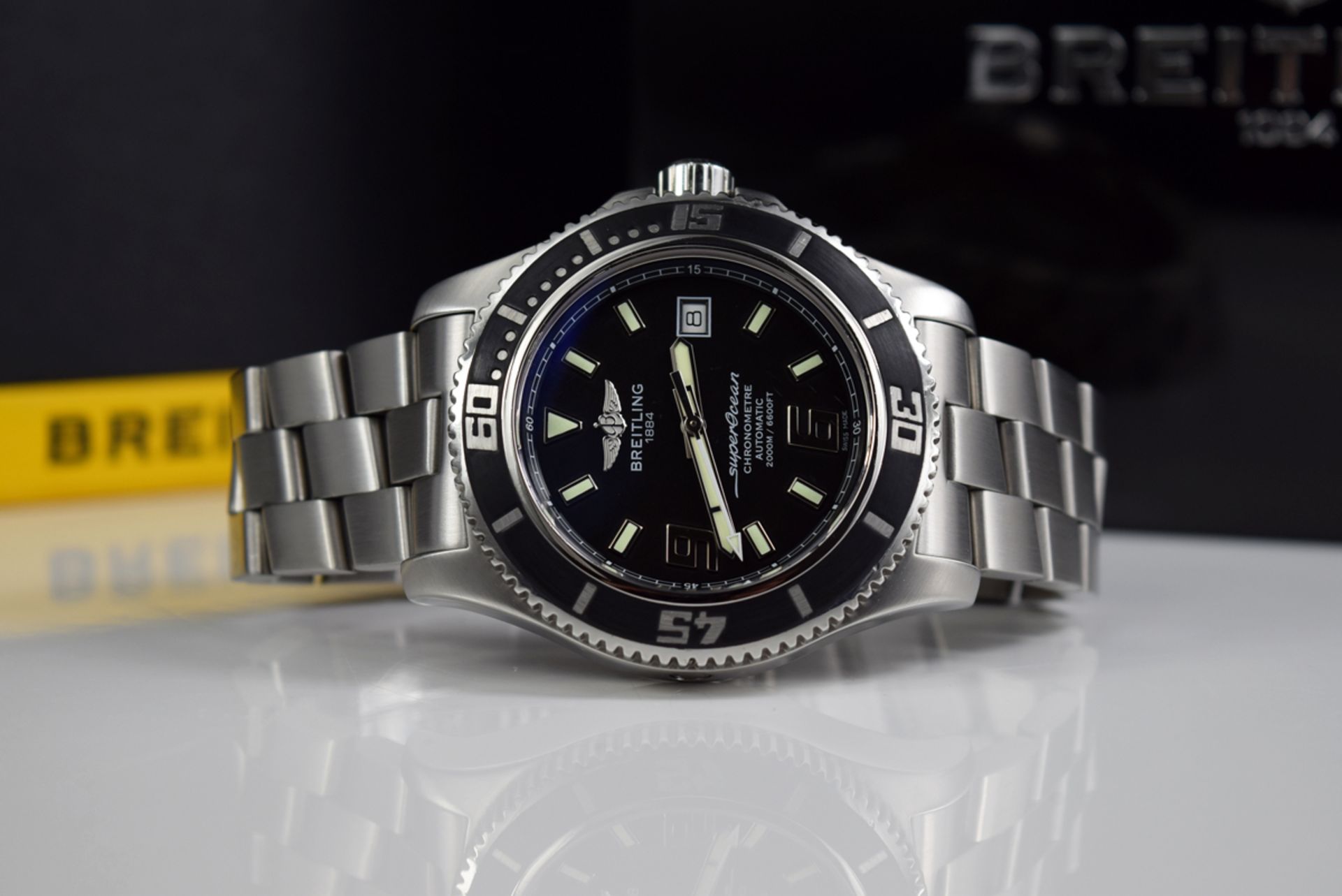 BREITLING - SUPEROCEAN 44 in STEEL w/ BLACK DIAL - Image 9 of 9