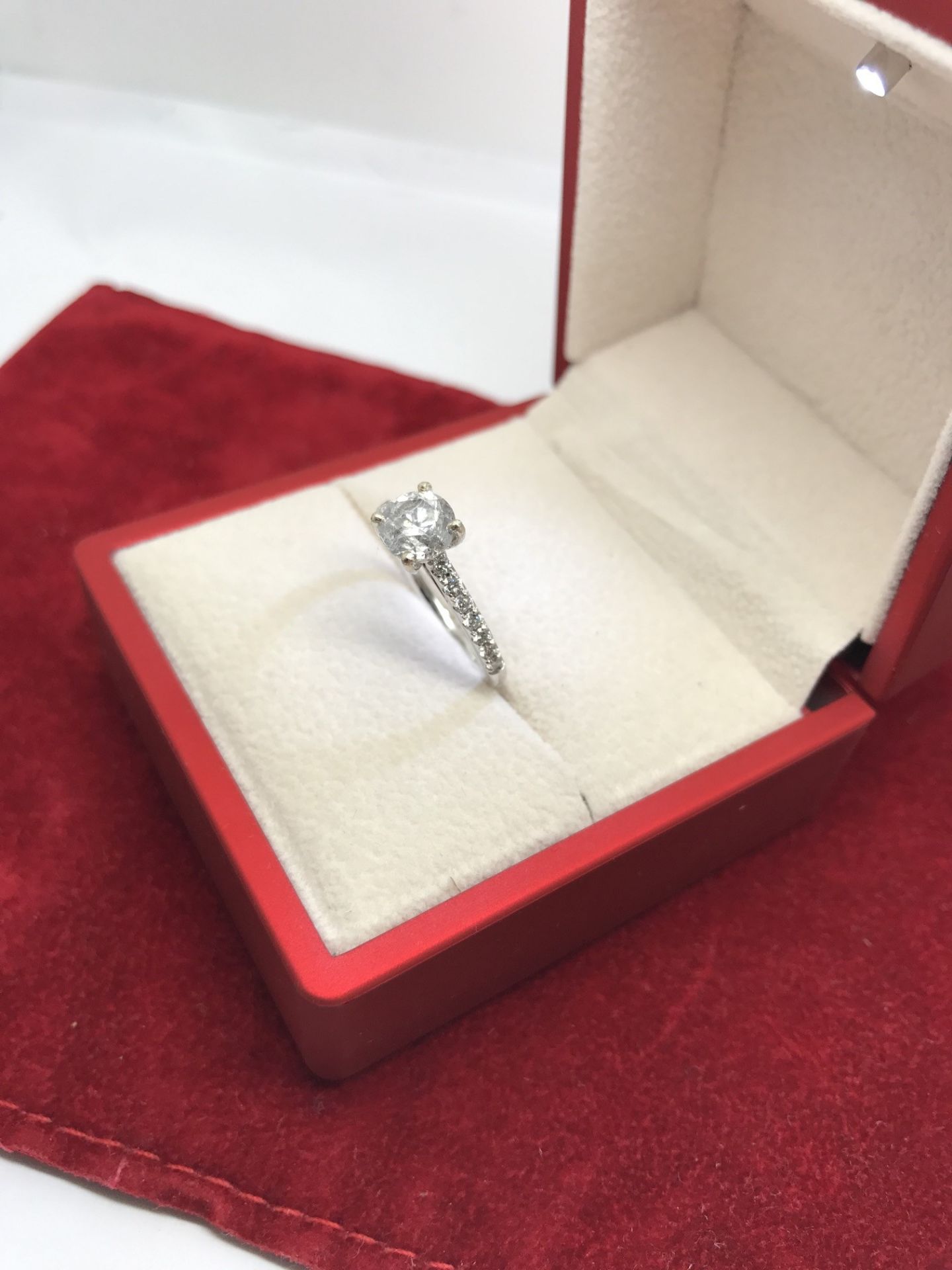 18ct WHITE GOLD 1.52ct DIAMOND RING - Image 3 of 4