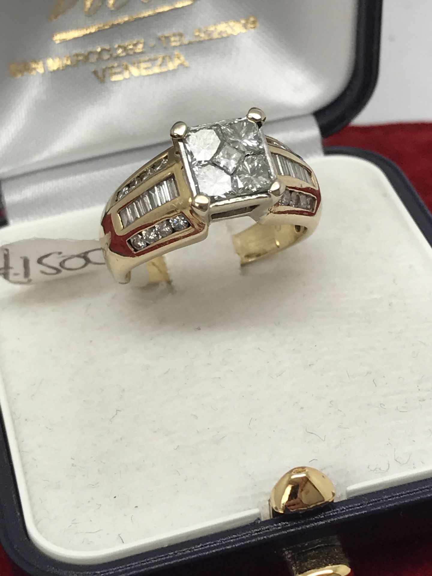 UNUSUAL 1.50ct DIAMOND RING SET IN GOLD - Image 3 of 4