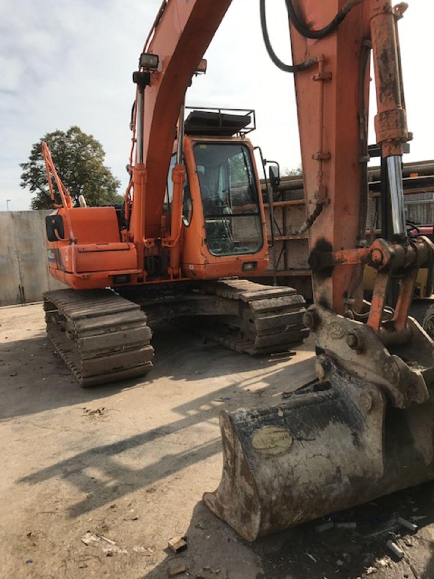 DAEWOO Doosan 140 LCV Excavator