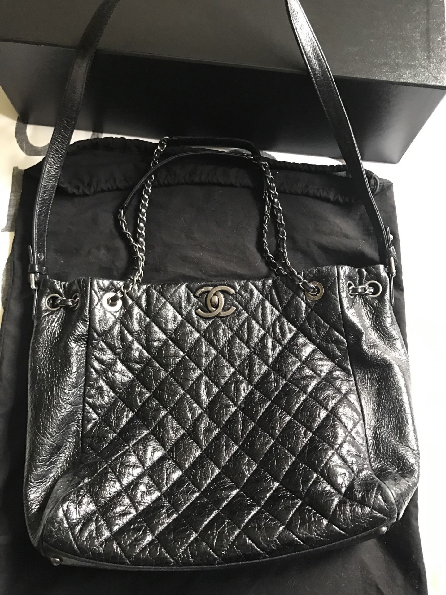 AMAZING CHANEL BLACK QUILTED LAMBSKIN TOTE HANDBAG - Image 2 of 9