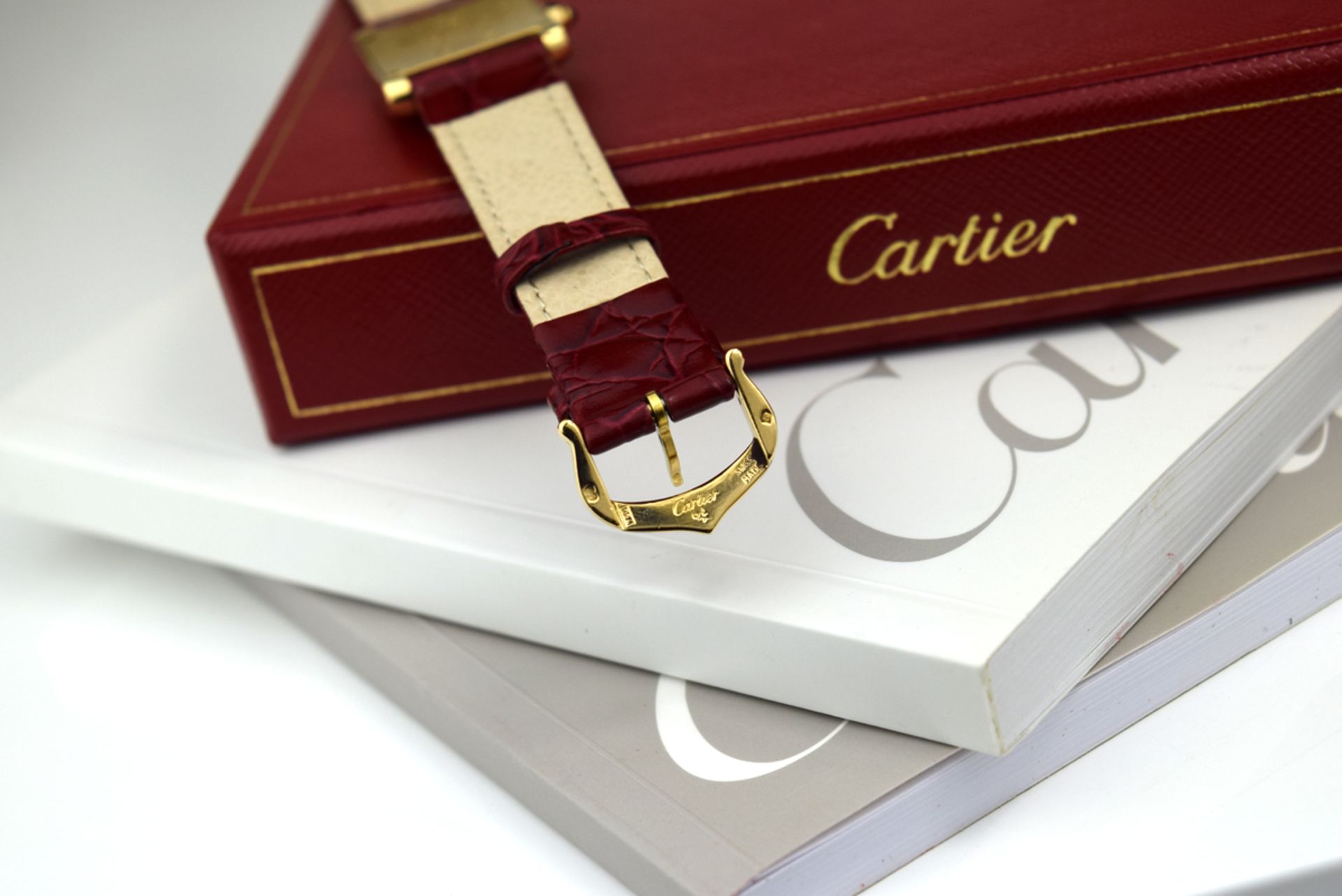 Cartier - Tank Francaise in 18k Gold with Gold Buckle - Image 11 of 12