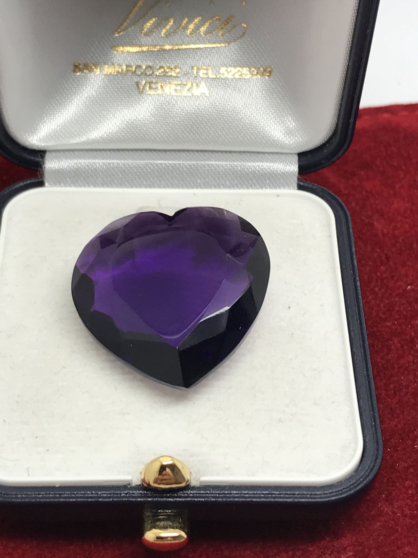 APPROX 37.06ct HEART SHAPED QUARTZ AMETHYST - Image 3 of 3