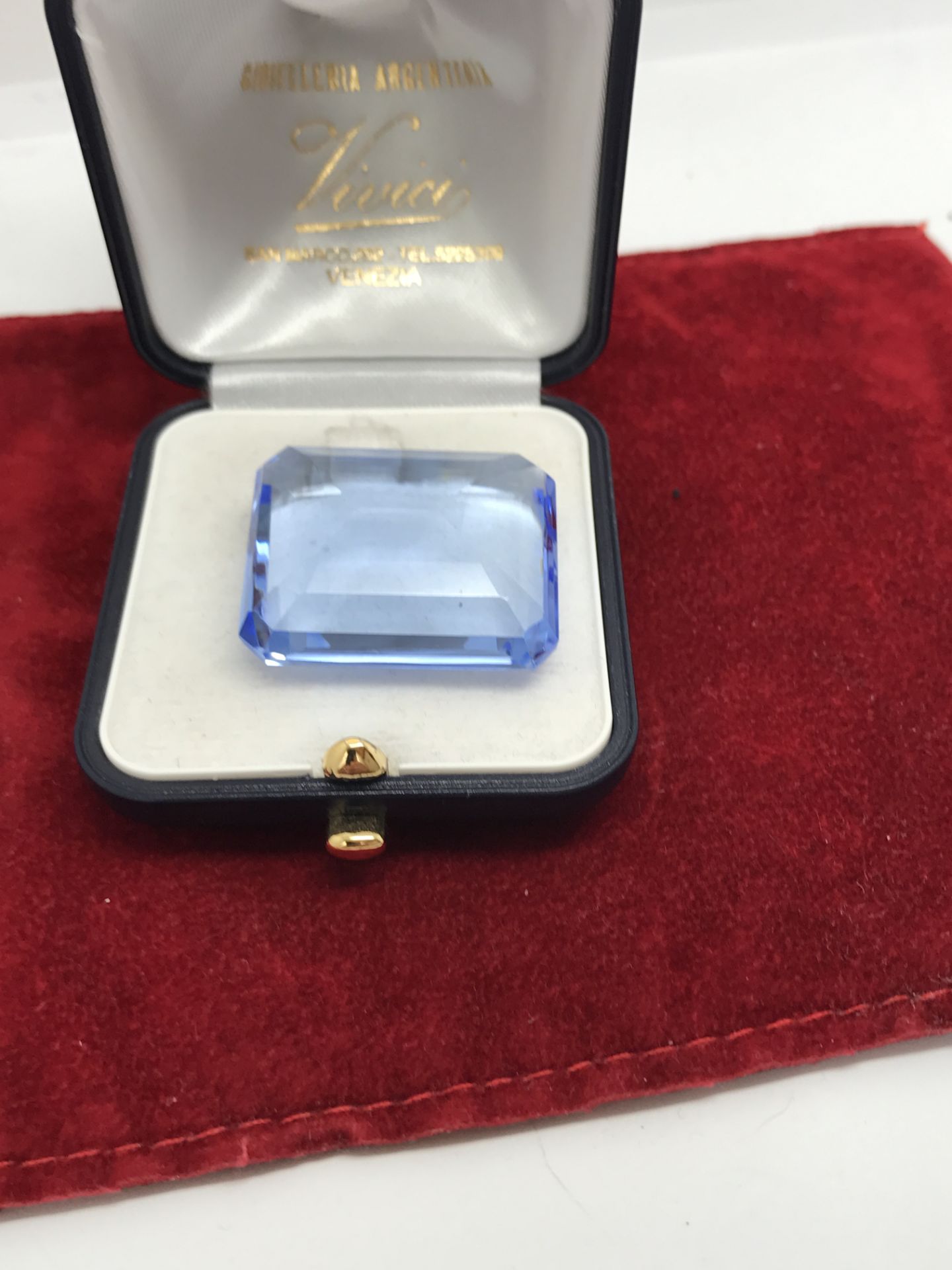 APPROX 74.27ct QUARTZ BLUE TOPAZ