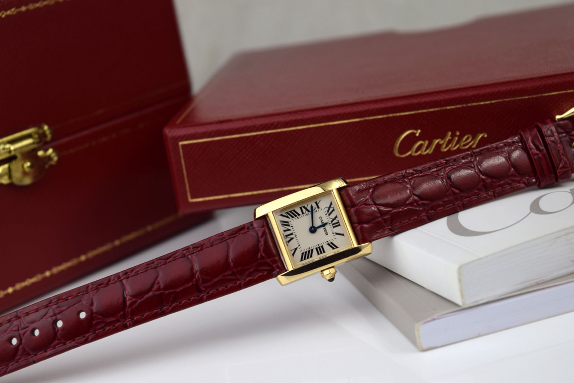 Cartier - Tank Francaise in 18k Gold with Gold Buckle - Image 12 of 12