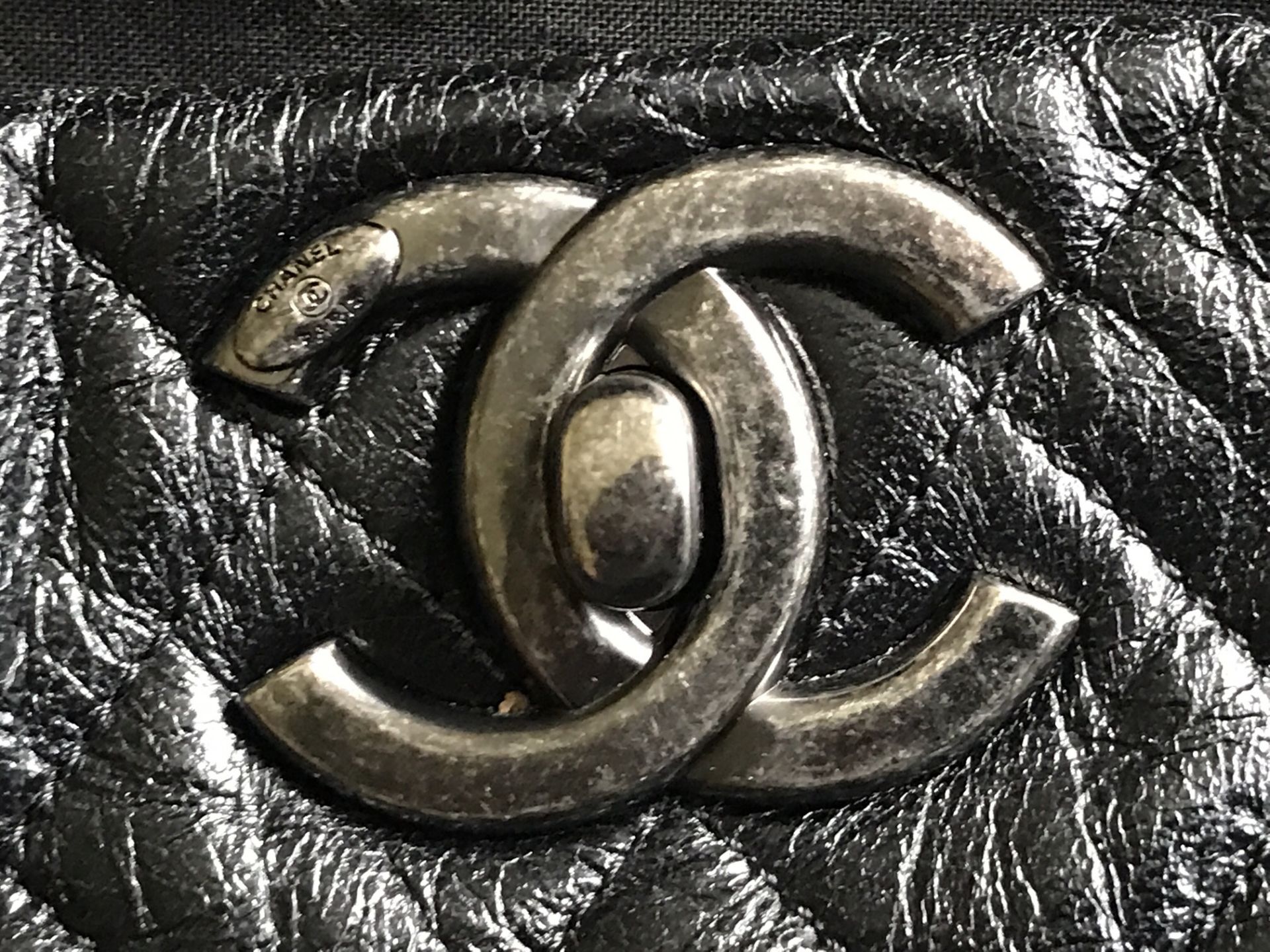 AMAZING CHANEL BLACK QUILTED LAMBSKIN TOTE HANDBAG - Image 8 of 9