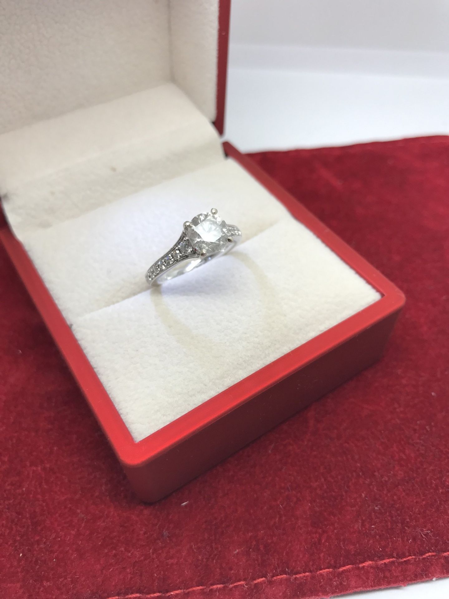 18ct WHITE GOLD 1.63ct DIAMOND RING - Image 3 of 4