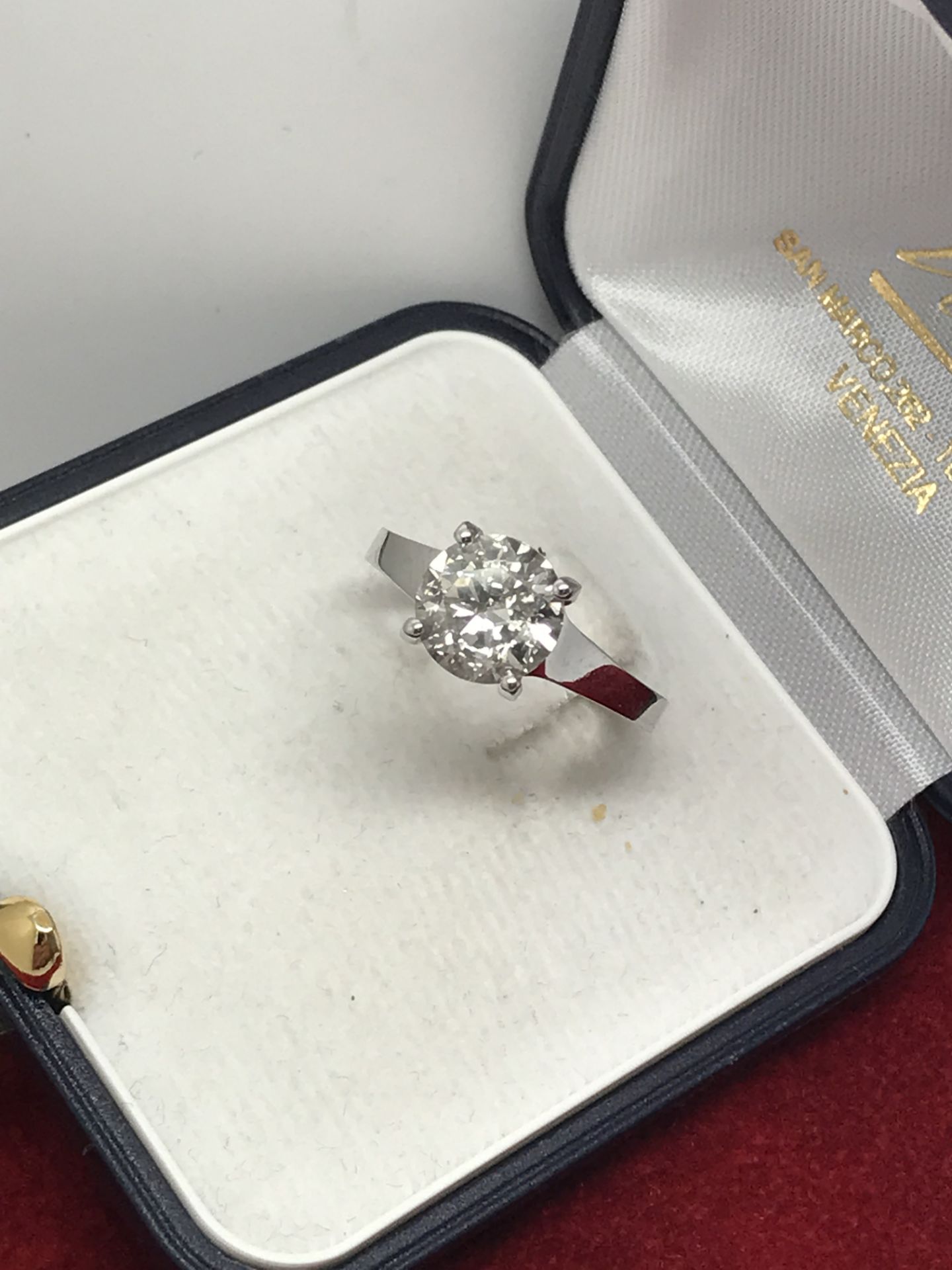 2.01ct DIAMOND SOLITAIRE RING MARKED 750 ( TESTED AS 18ct GOLD) - Image 5 of 5