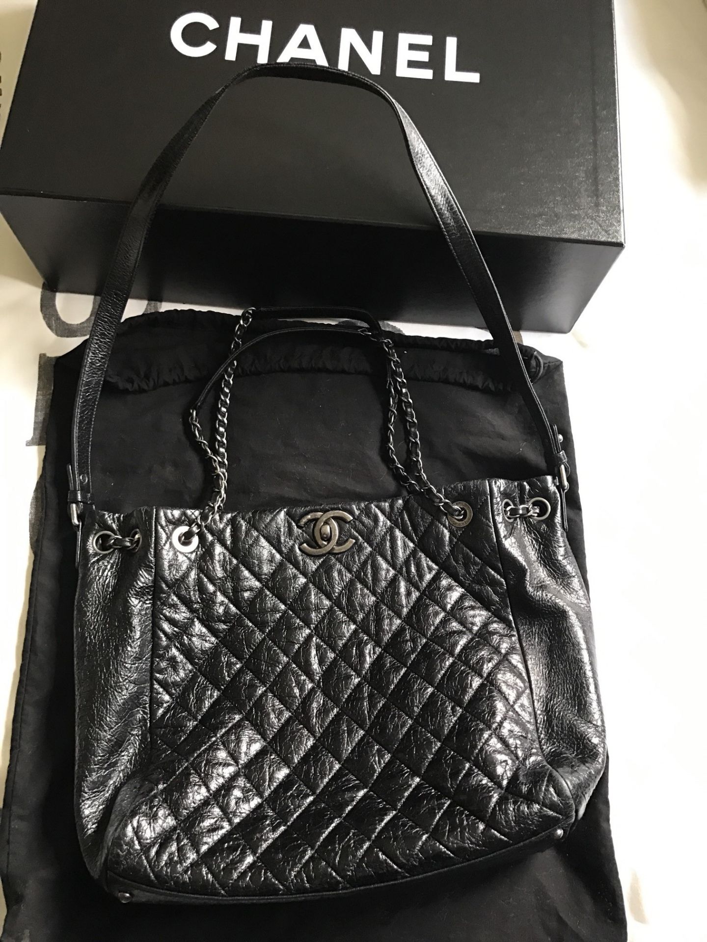 AMAZING CHANEL BLACK QUILTED LAMBSKIN TOTE HANDBAG