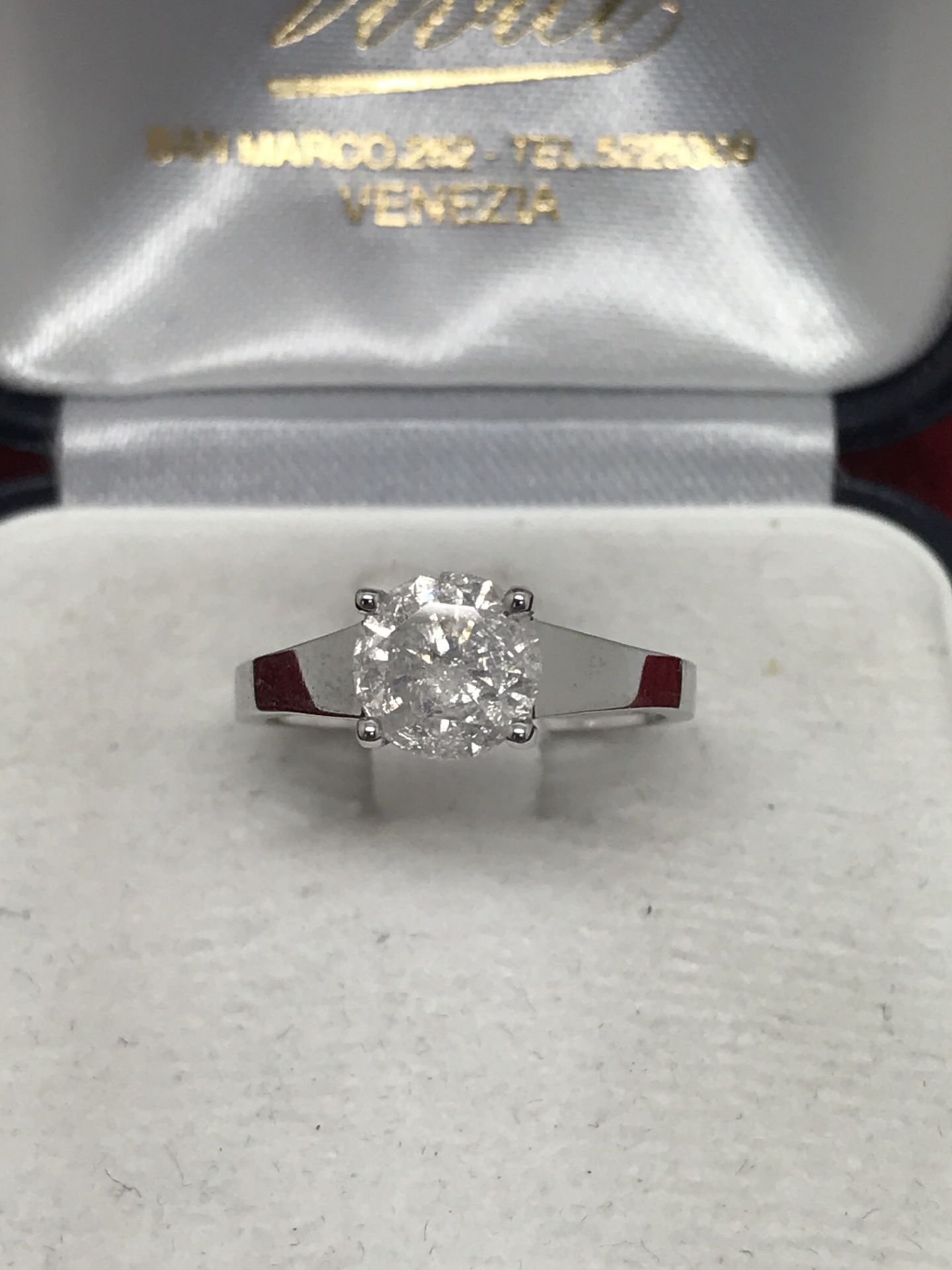 1.50ct DIAMOND SOLITAIRE SET IN WHITE METAL MARKED 750 - TESTED AS 18ct GOLD