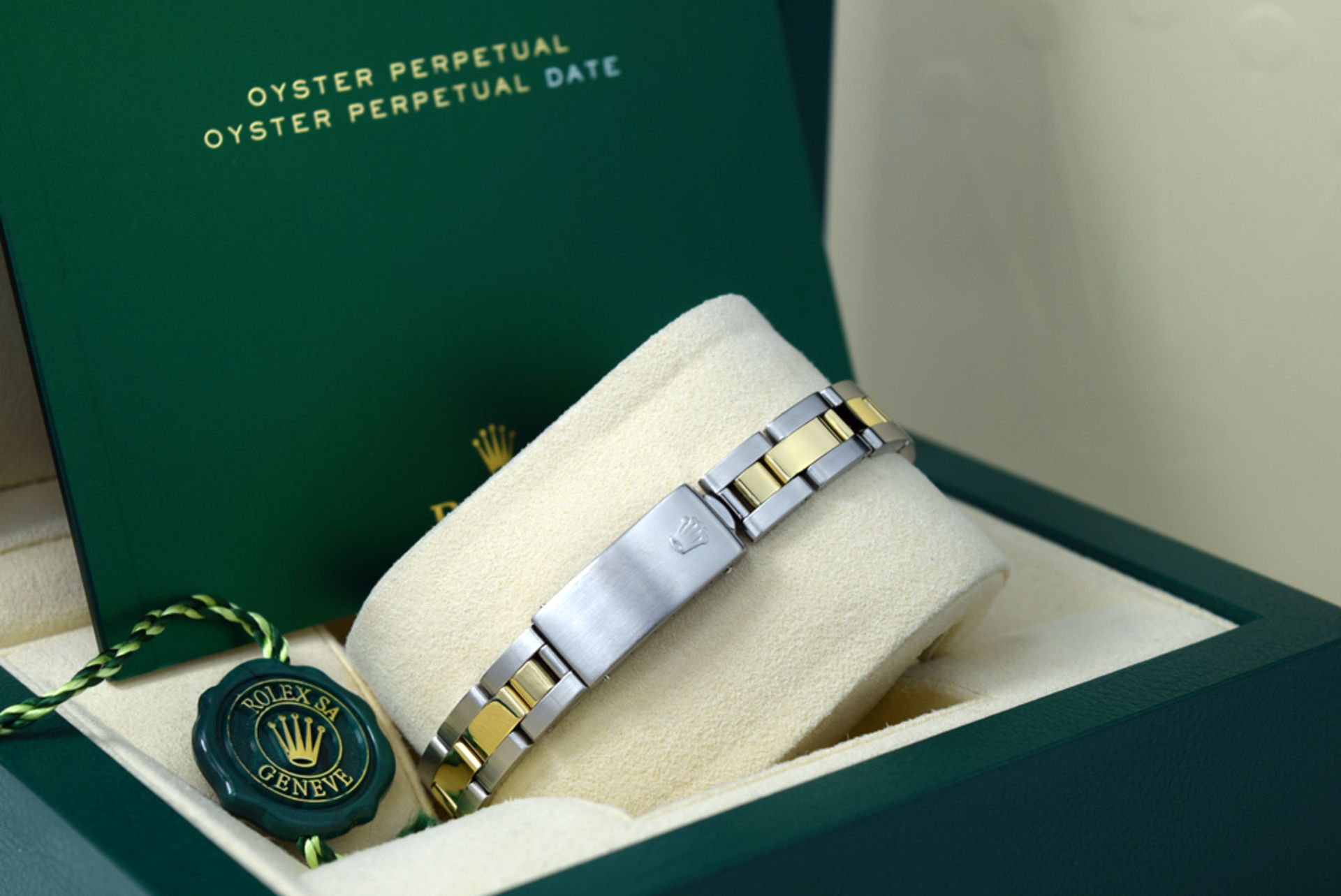 ROLEX - LADIES GOLD & STEEL OYSTER PERPETUAL - Image 3 of 7