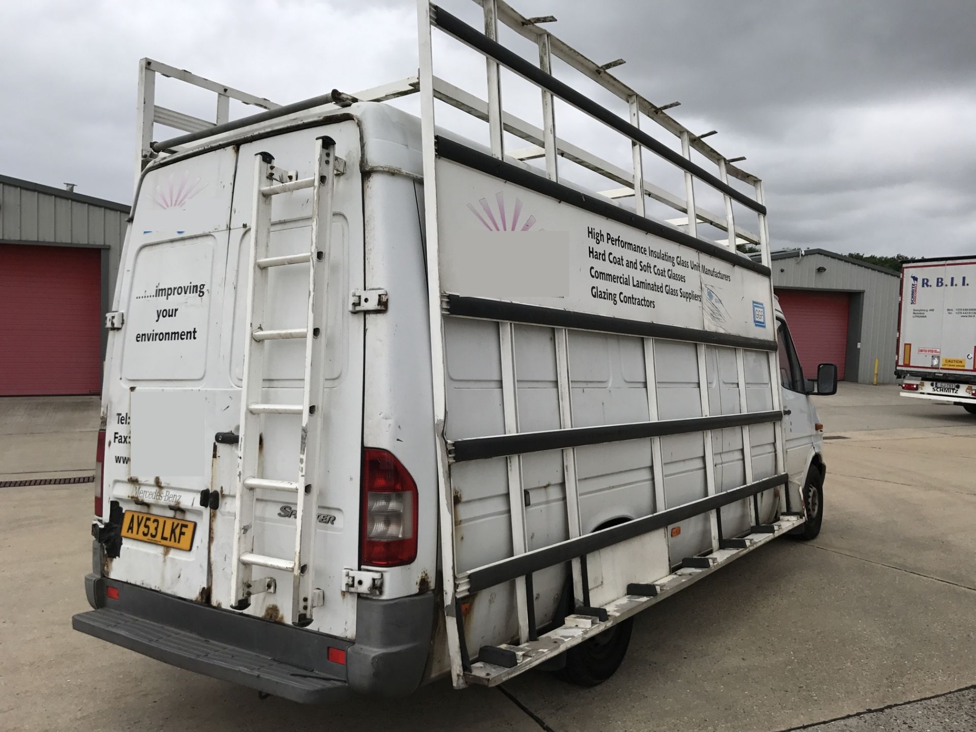 2004 53 REG MERCEDES SPRINTER 4M VAN WITH GLASS FRAIL - NO VAT - Image 4 of 10