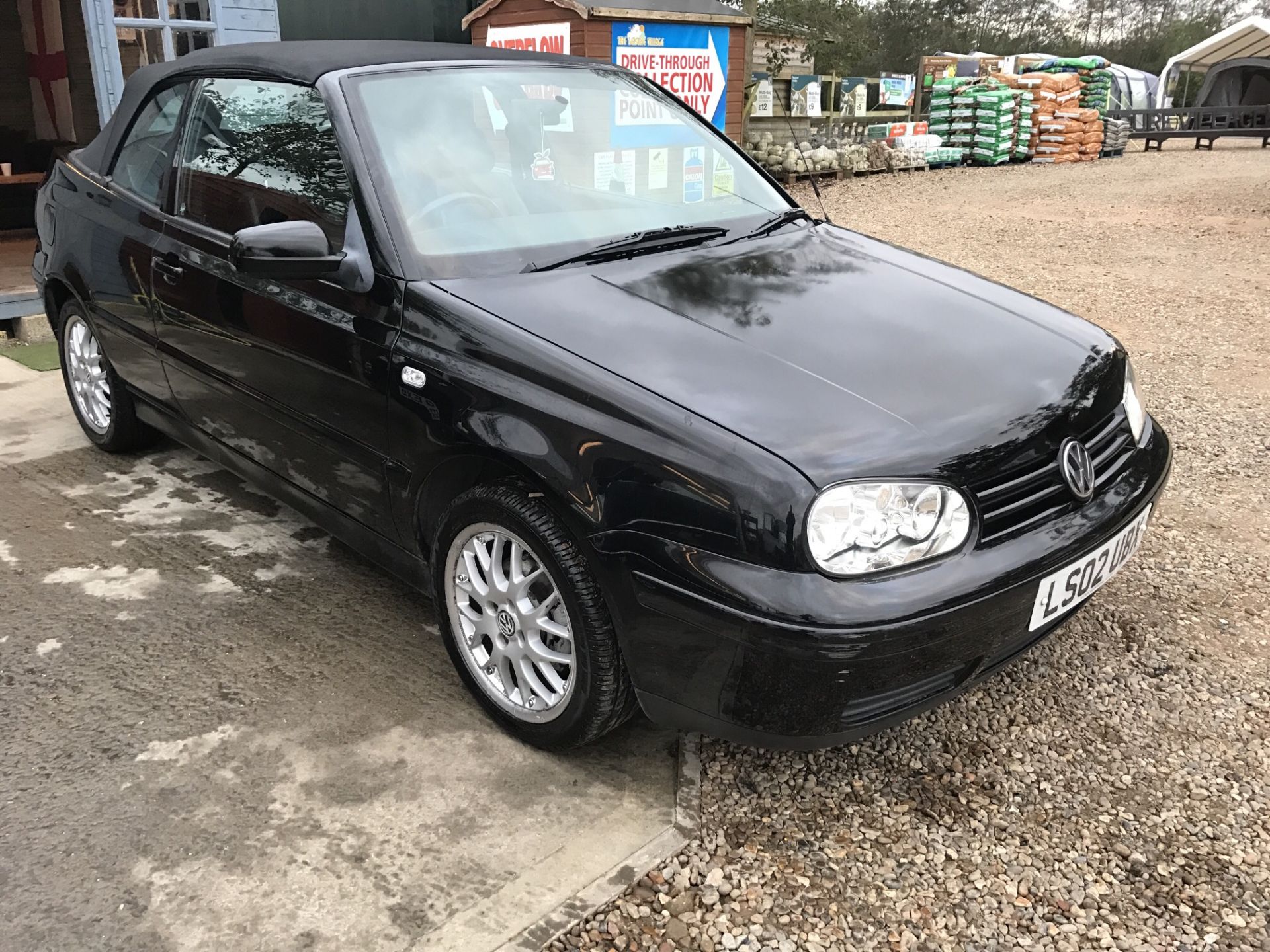 VW GOLF CONVERTIBLE 69k 2.0 AUTO FULL LEATHER 2002 02 REG - Image 2 of 9