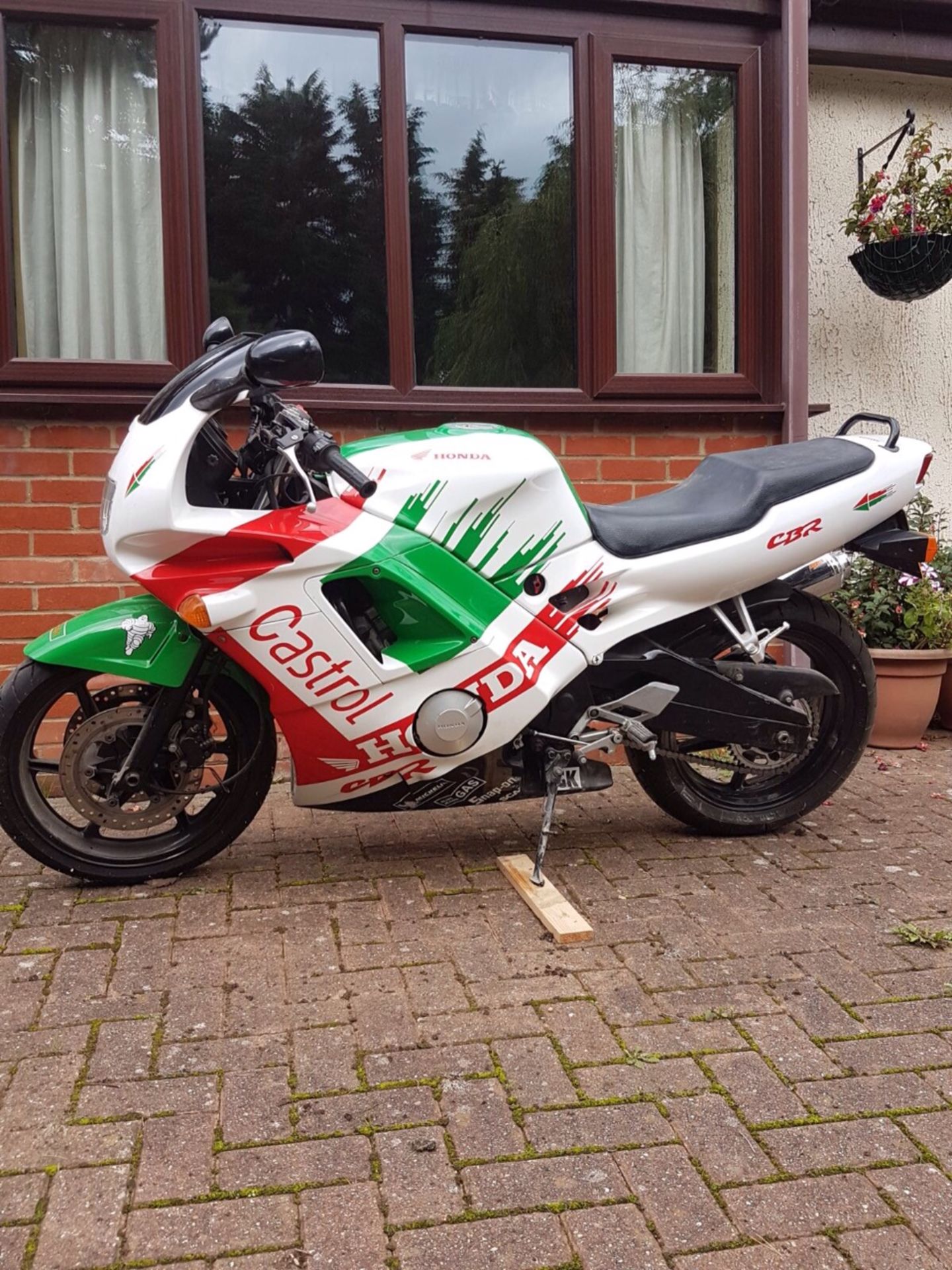 1991 HONDA 600cc MOTORBIKE CASTROL LOGO