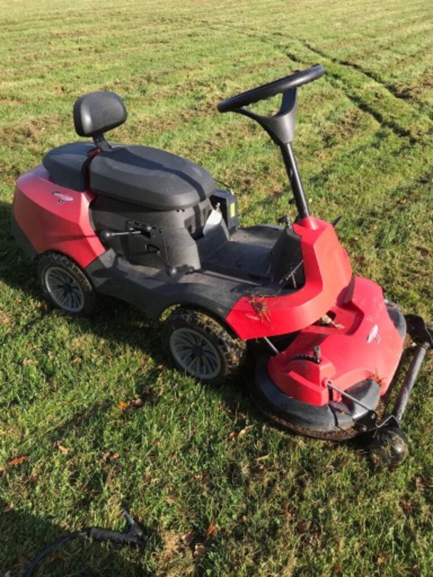 CASTLE GARDEN X1 RIDE ON MOWER