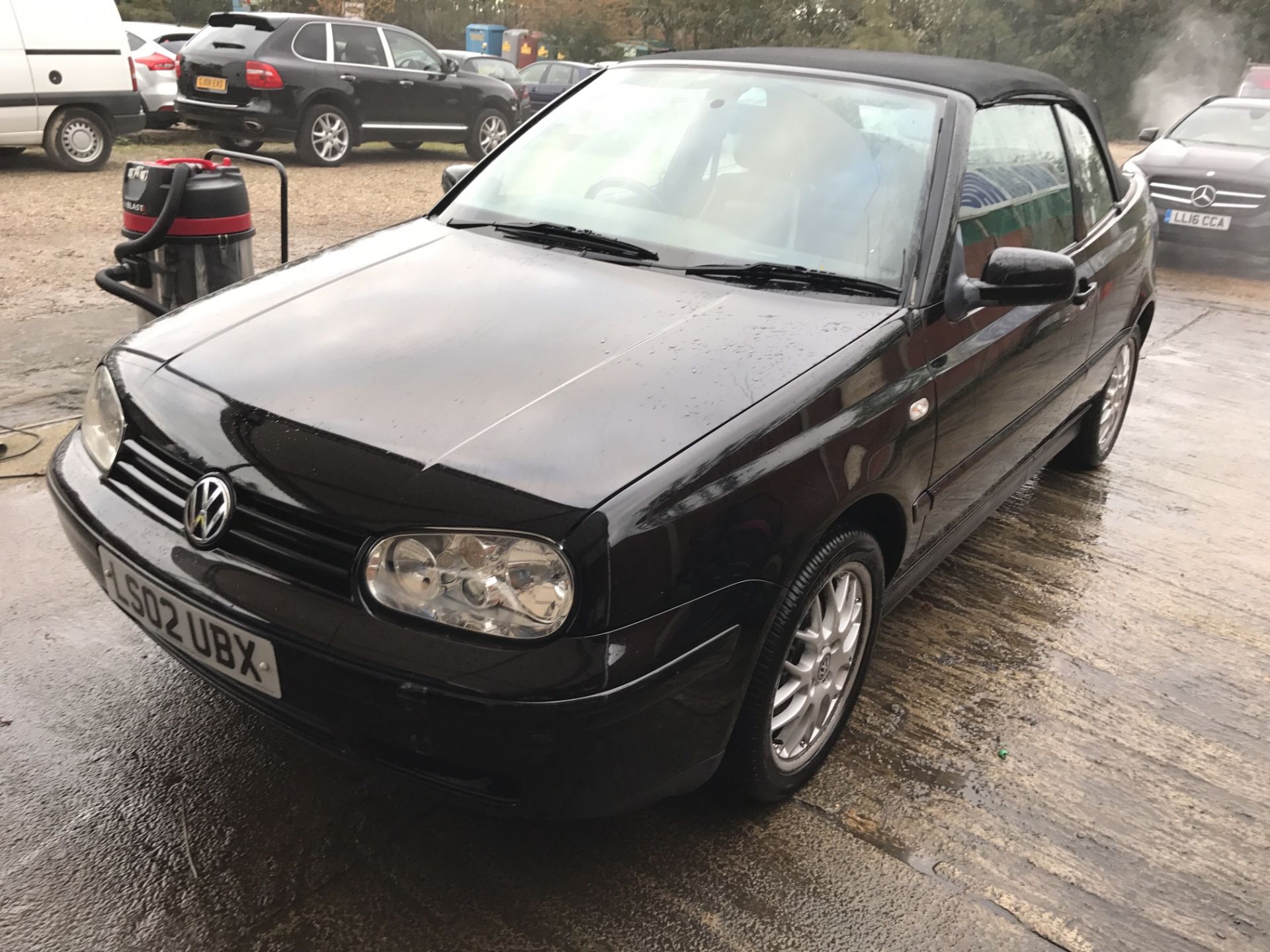 VW GOLF CONVERTIBLE 69k 2.0 AUTO FULL LEATHER 2002 02 REG - Image 4 of 9