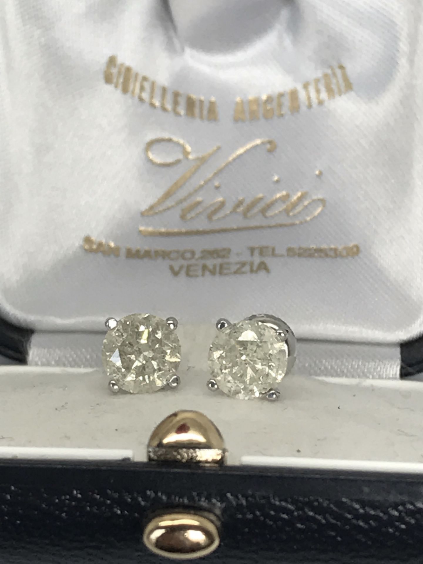 2,72ct DIAMOND SOLITAIRE EARRINGS (APPROX 1.36ct EACH EARRING) SCREW BACK