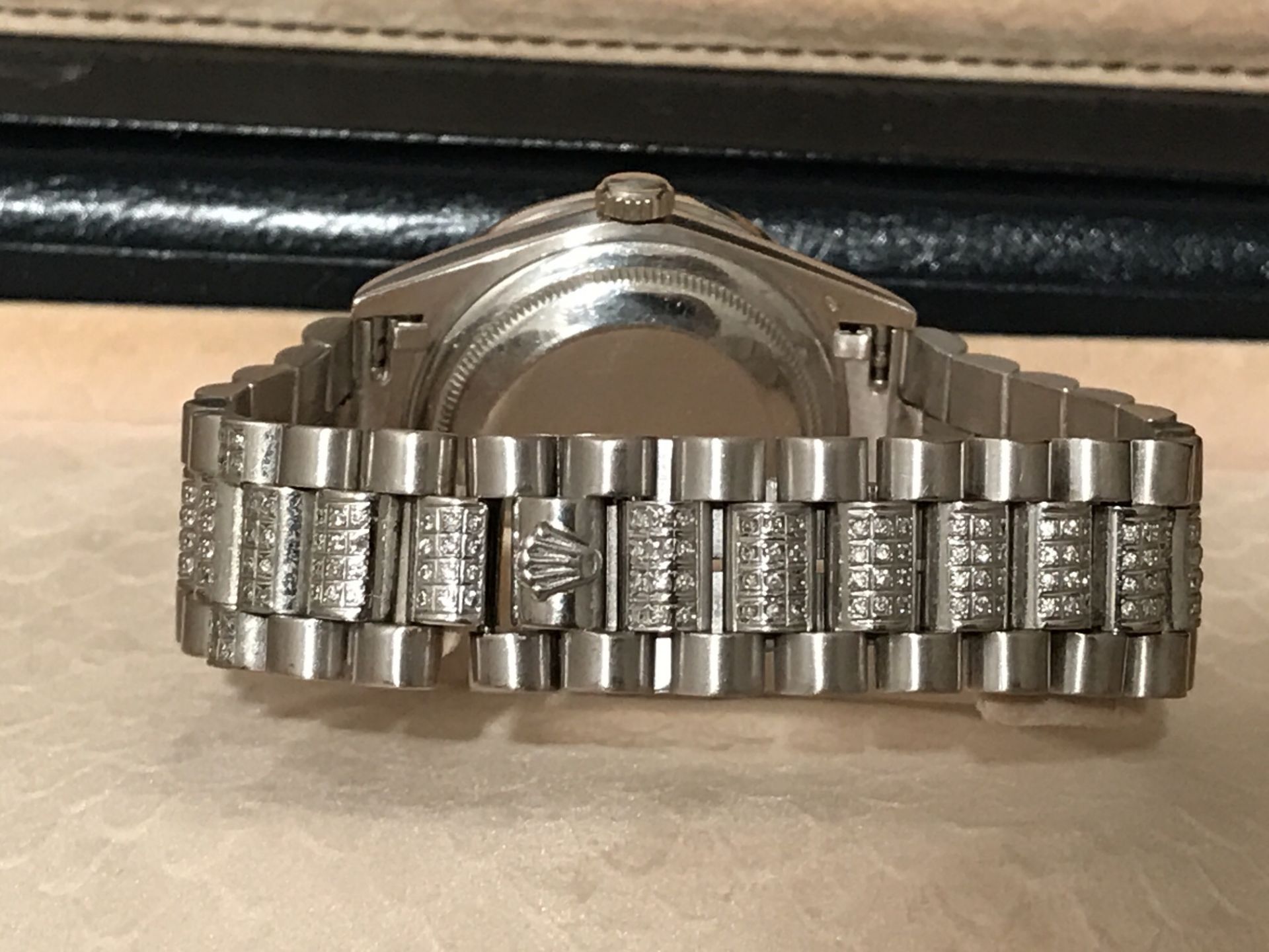 18ct WHITE GOLD ROLEX DIAMOND SET WATCH WITH BOX - Image 5 of 9